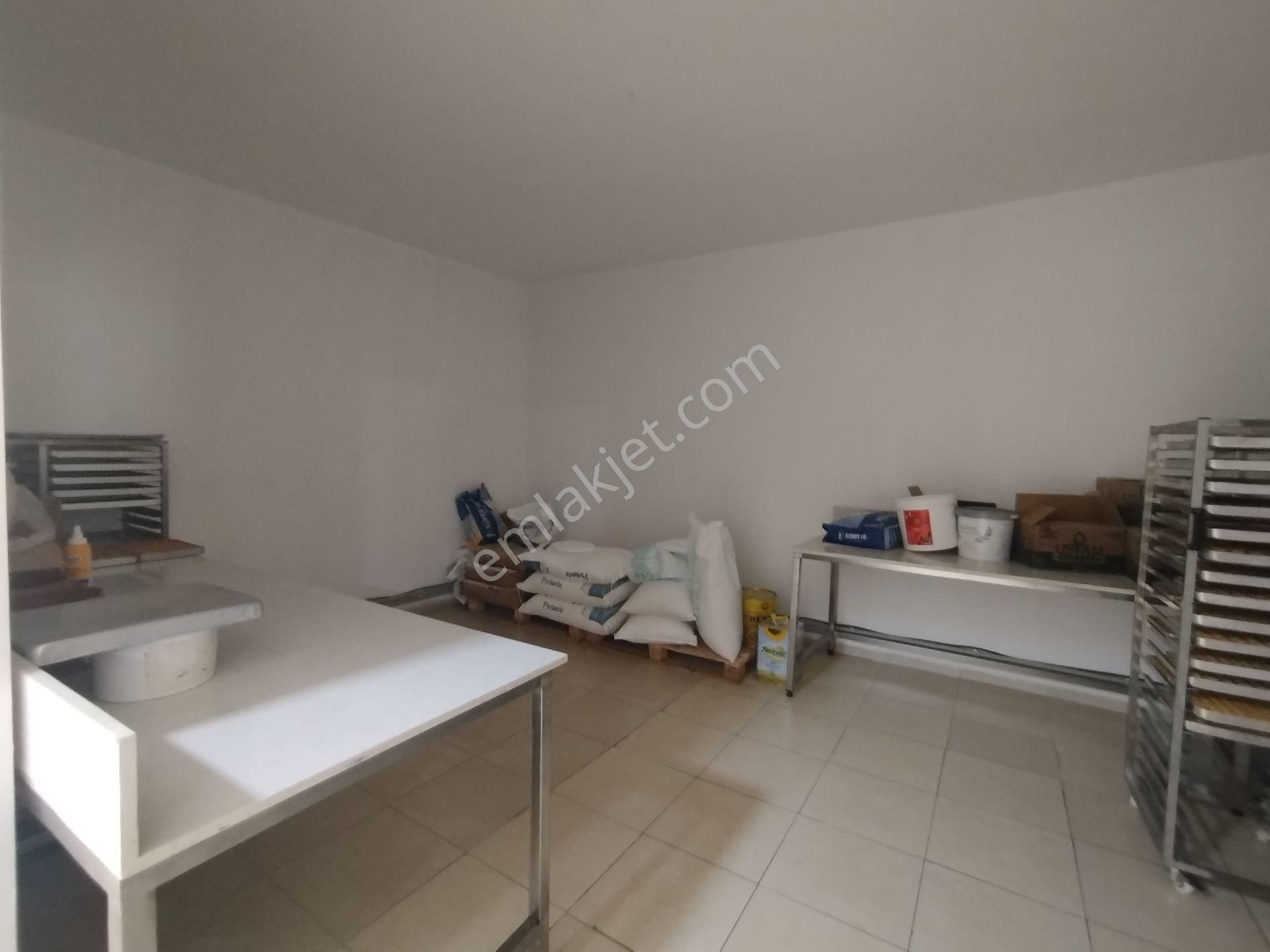 Köşe Konumlu 3 Cepheli Satılık İş Yeri - Görsel 8