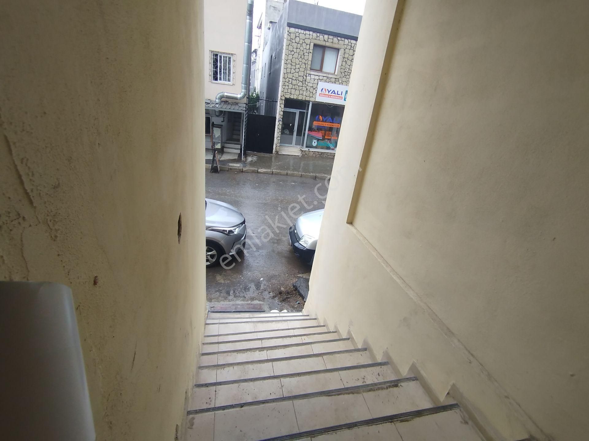 Köşe Konumlu 3 Cepheli Satılık İş Yeri - Görsel 24