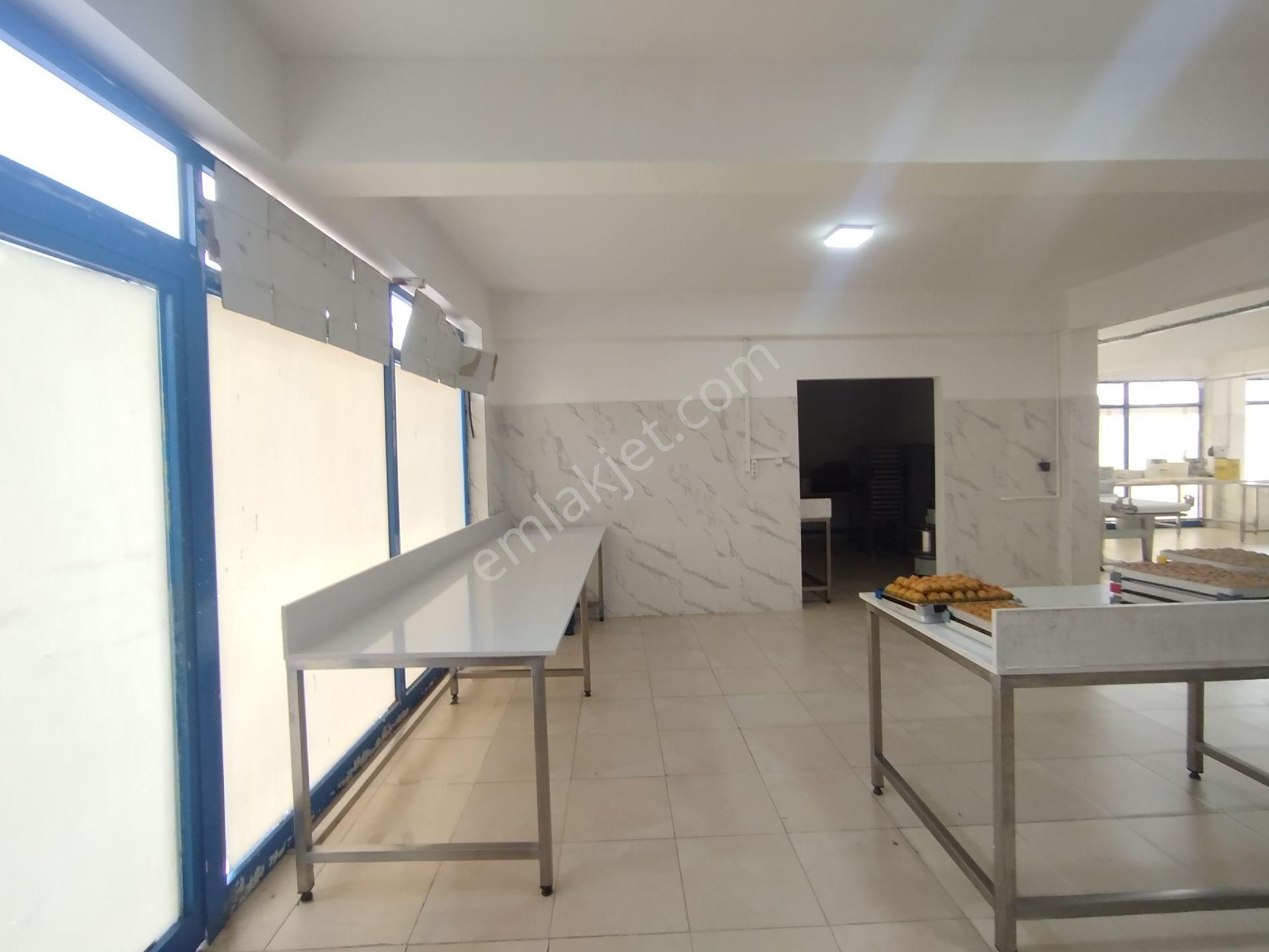 Köşe Konumlu 3 Cepheli Satılık İş Yeri - Görsel 12