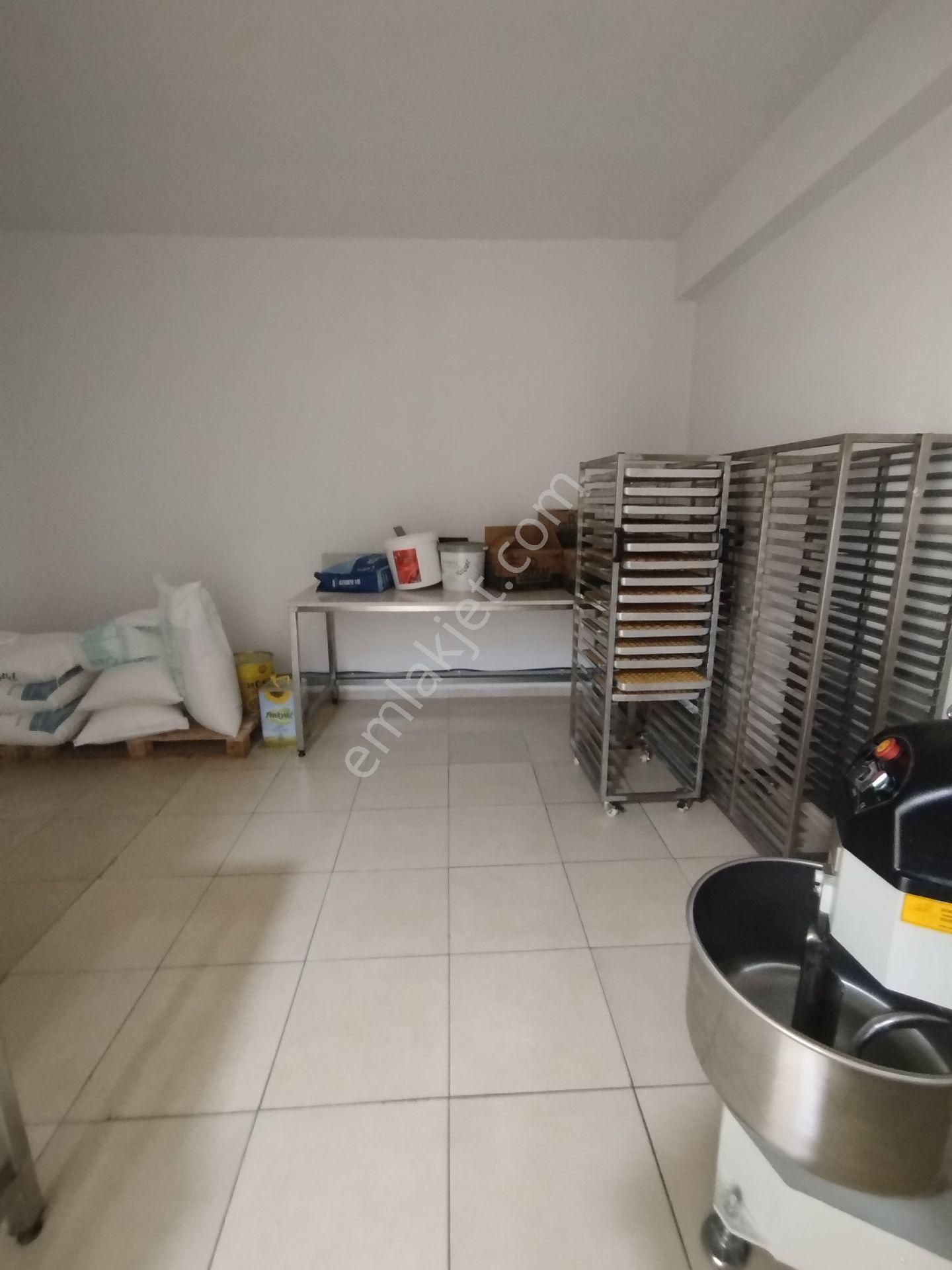 Köşe Konumlu 3 Cepheli Satılık İş Yeri - Görsel 9