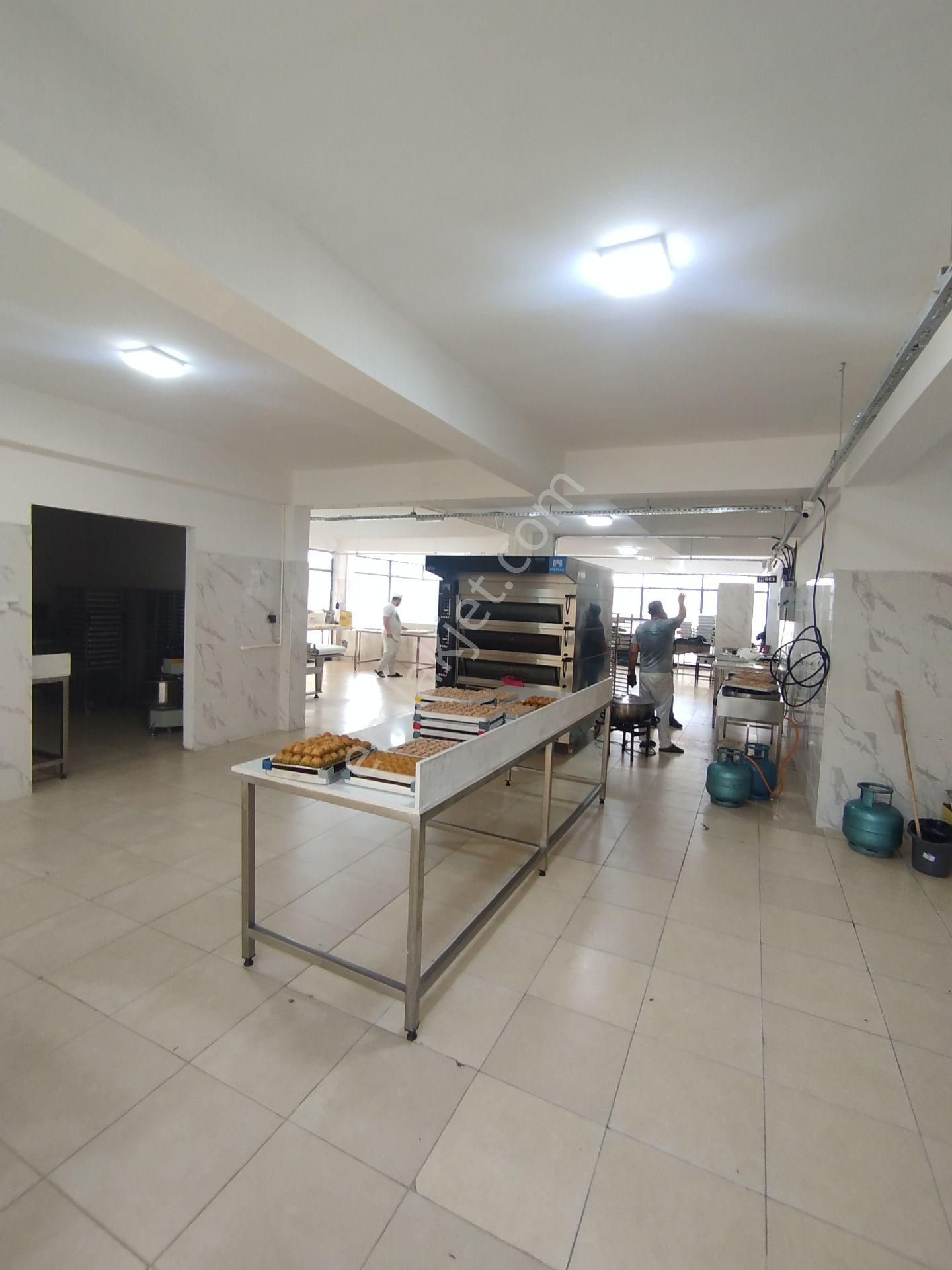 Köşe Konumlu 3 Cepheli Satılık İş Yeri - Görsel 10