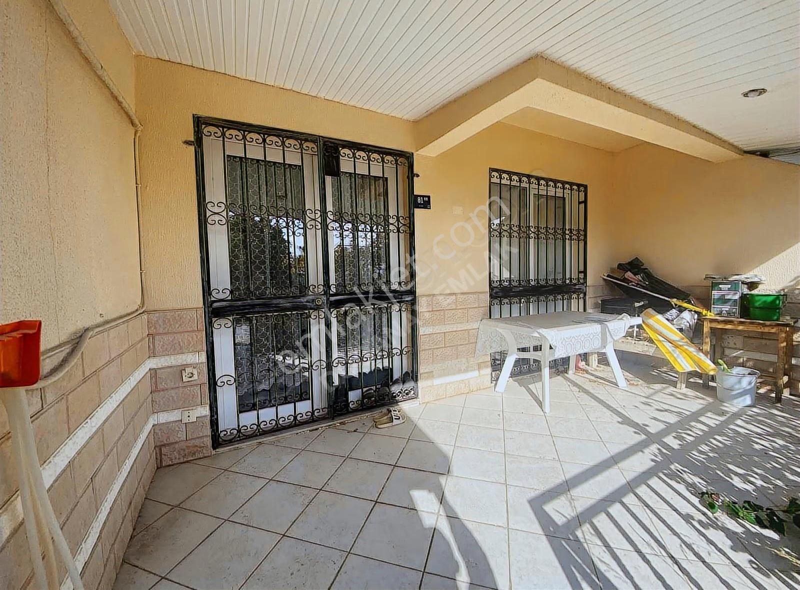 Doğanay Emlaktan Kuşadasında Eşyalı Yazlık