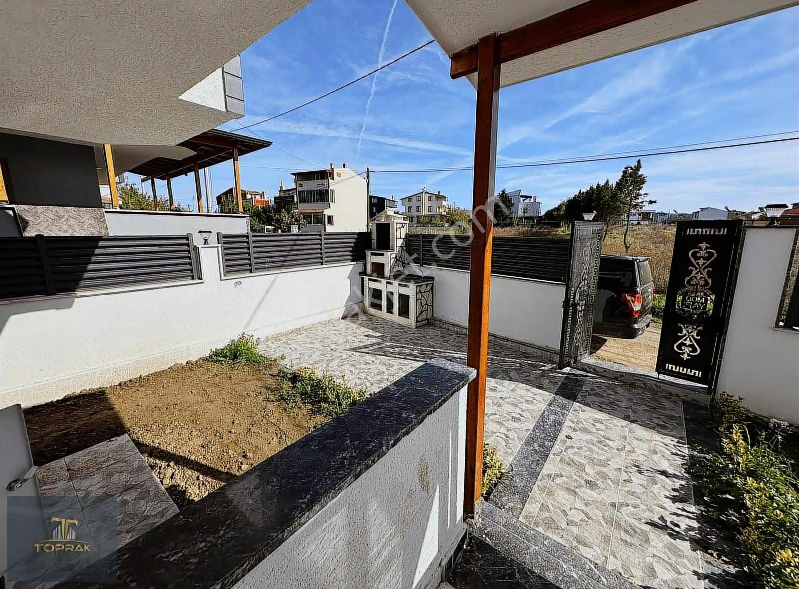 Toprak İnşaattan 0 İskanlı Bodrumlu İskanlı Villa