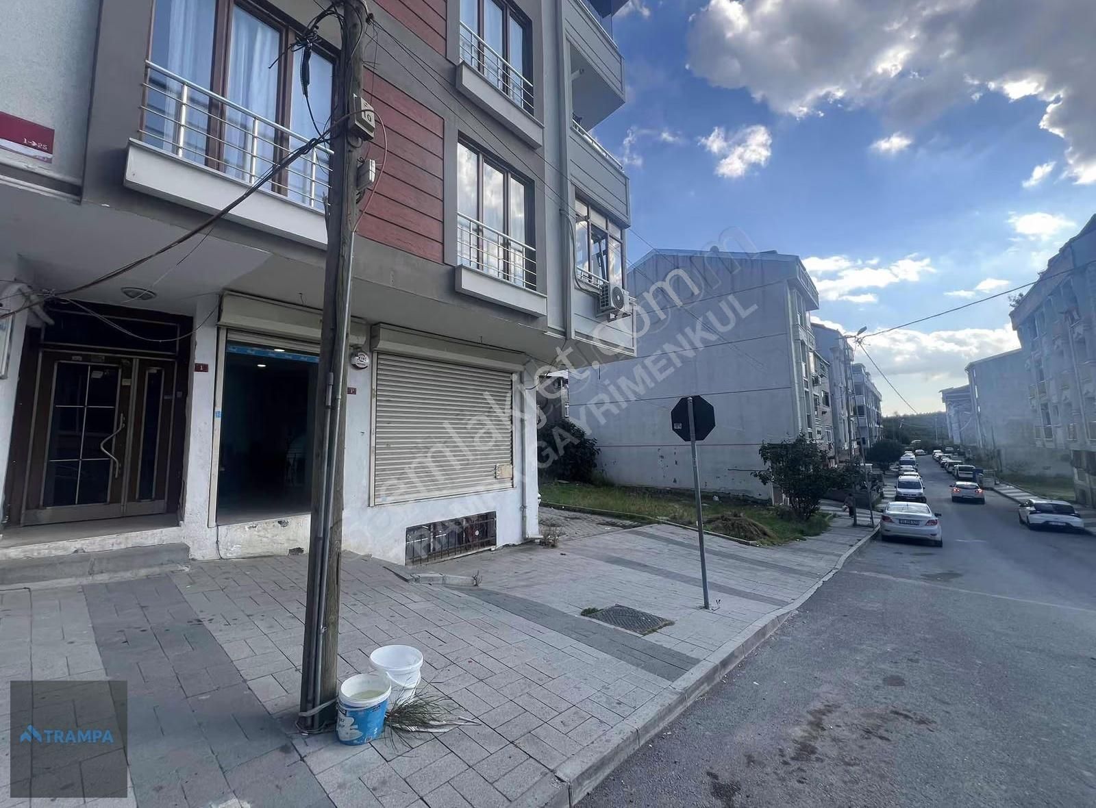 Arnavutköy Merkez'de Cadde Cephe 2 Katlı 250m2 Dükkan