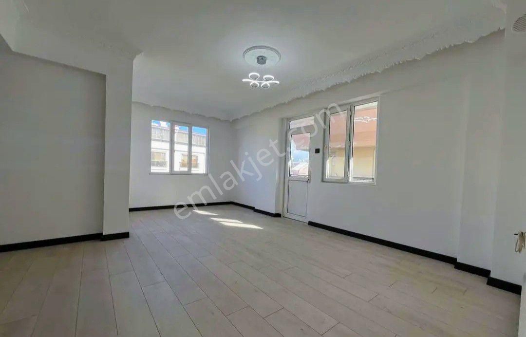 Didim Çamlıkta Mahallesinde Satılık 2+1 Geniş Ferah Güzel Bir Daire Satıyoruz - Görsel 2