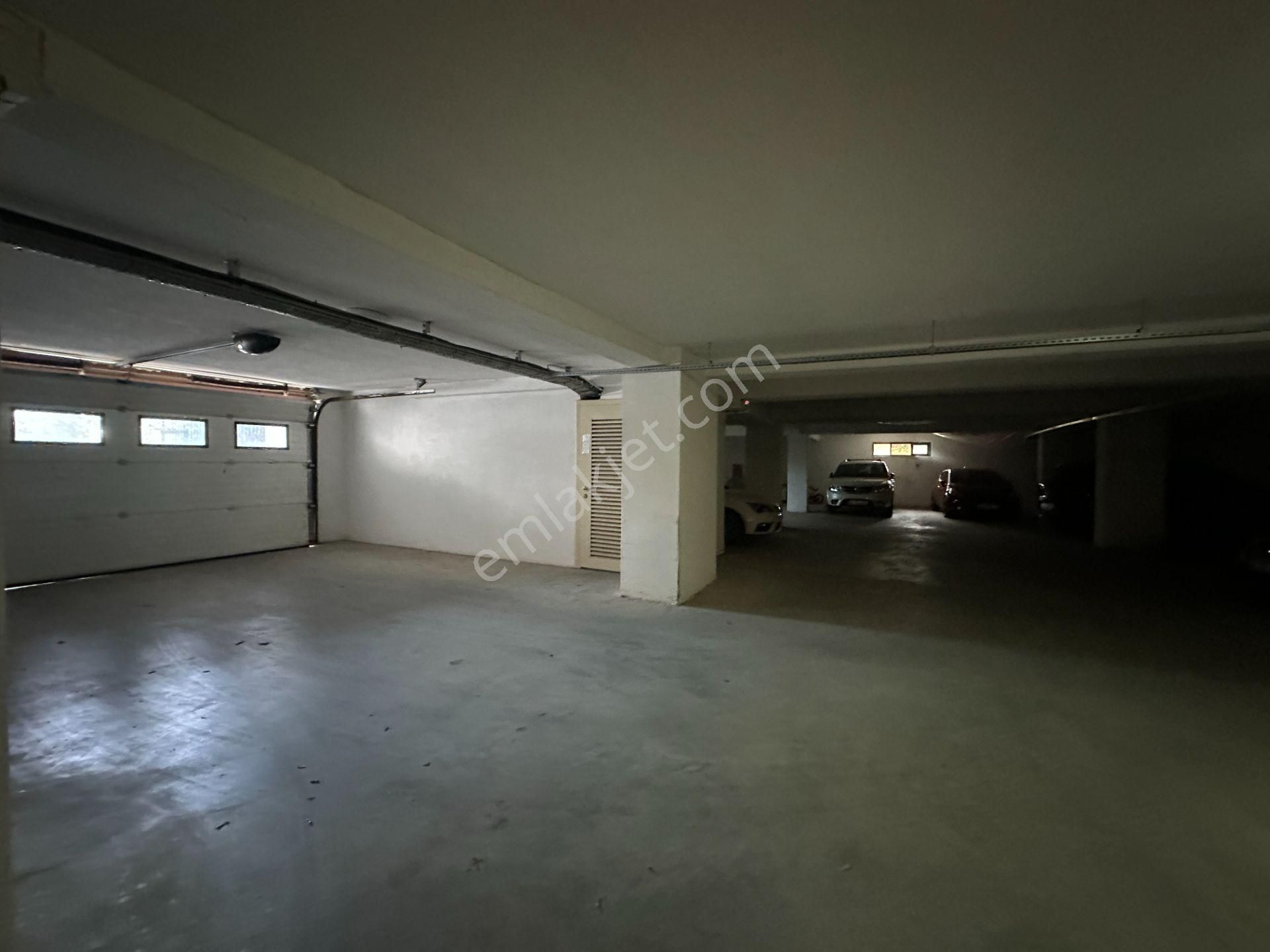 Üsküdar Bahçelievler Manzaralı Önü Açık Özel Dubleks Daire / Boş - Görsel 29