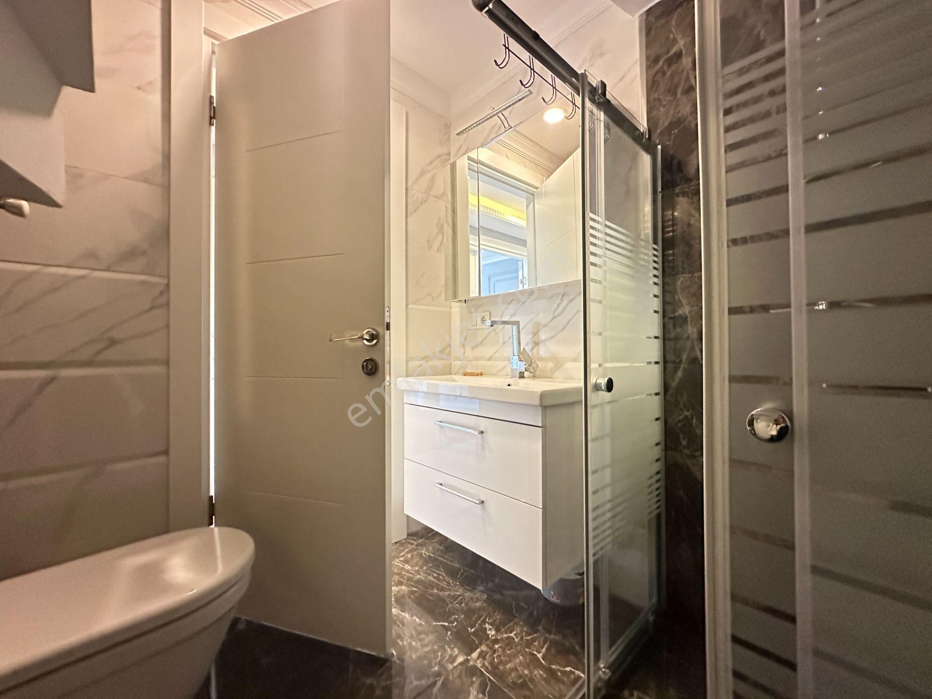 Üsküdar Bahçelievler Manzaralı Önü Açık Özel Dubleks Daire / Boş - Görsel 13