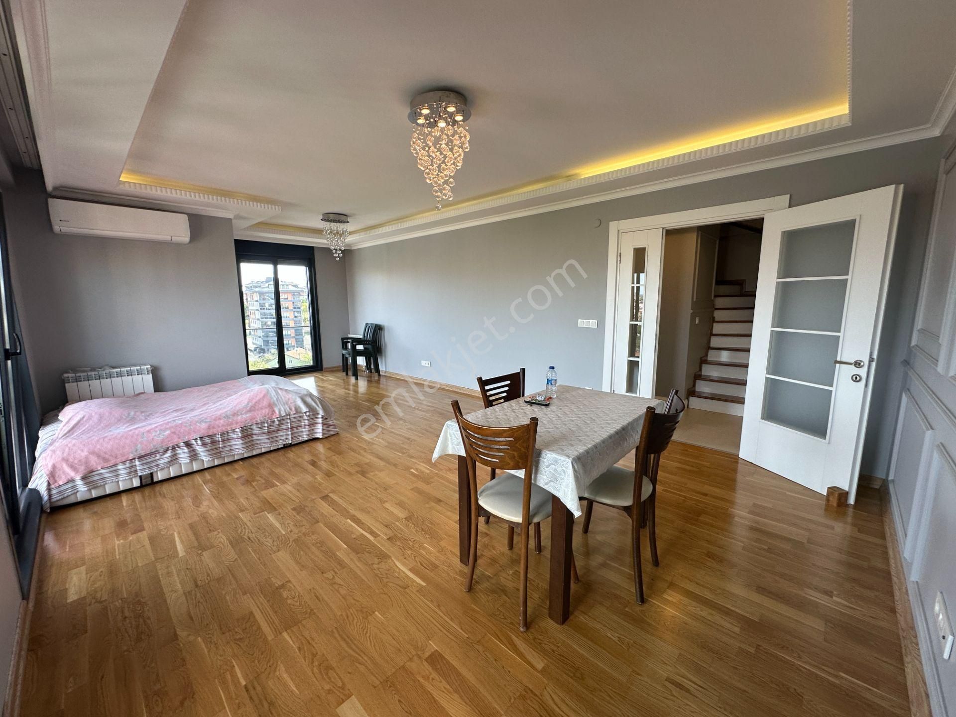 Üsküdar Bahçelievler Manzaralı Önü Açık Özel Dubleks Daire / Boş - Görsel 2