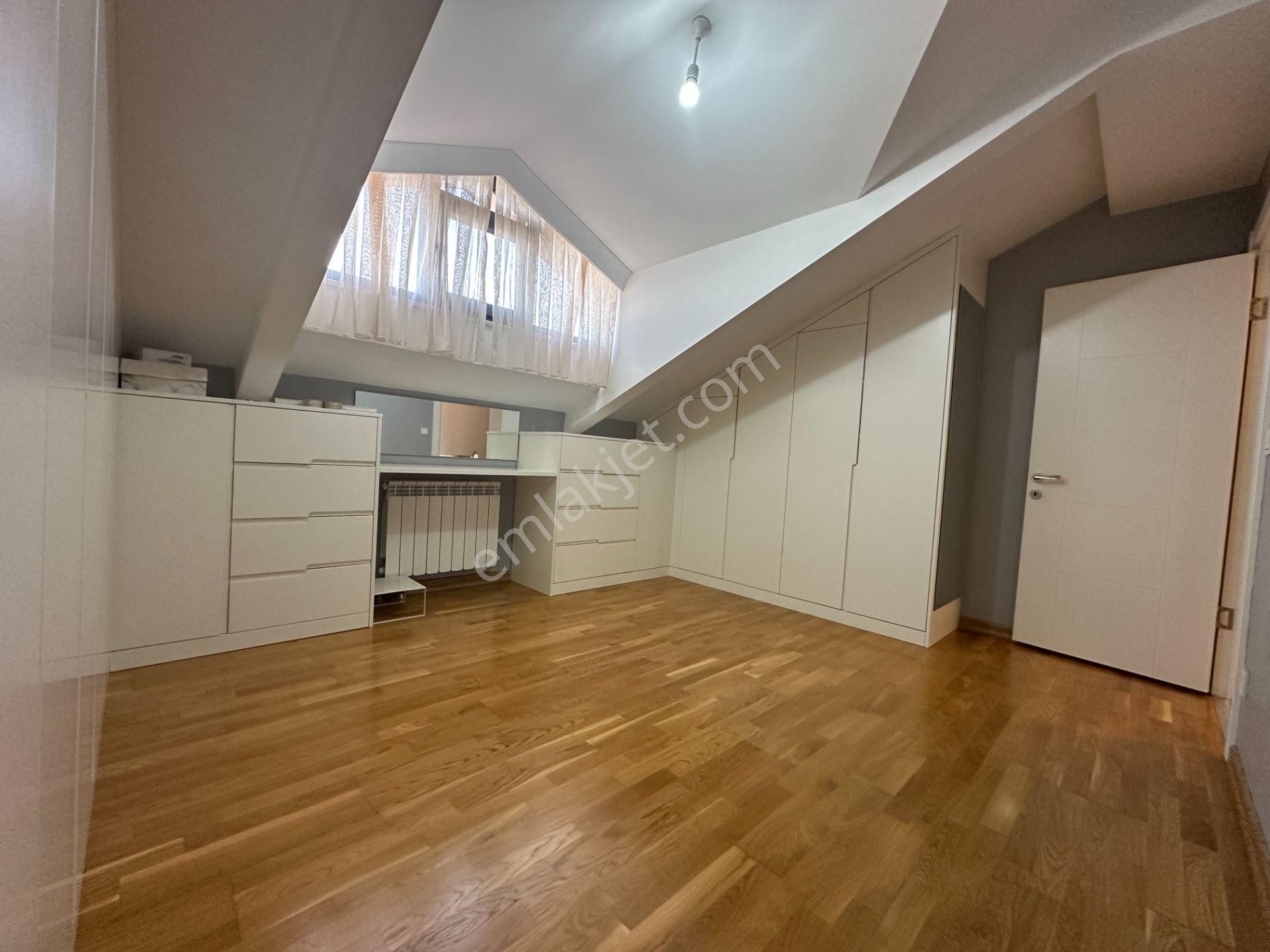 Üsküdar Bahçelievler Manzaralı Önü Açık Özel Dubleks Daire / Boş - Görsel 19