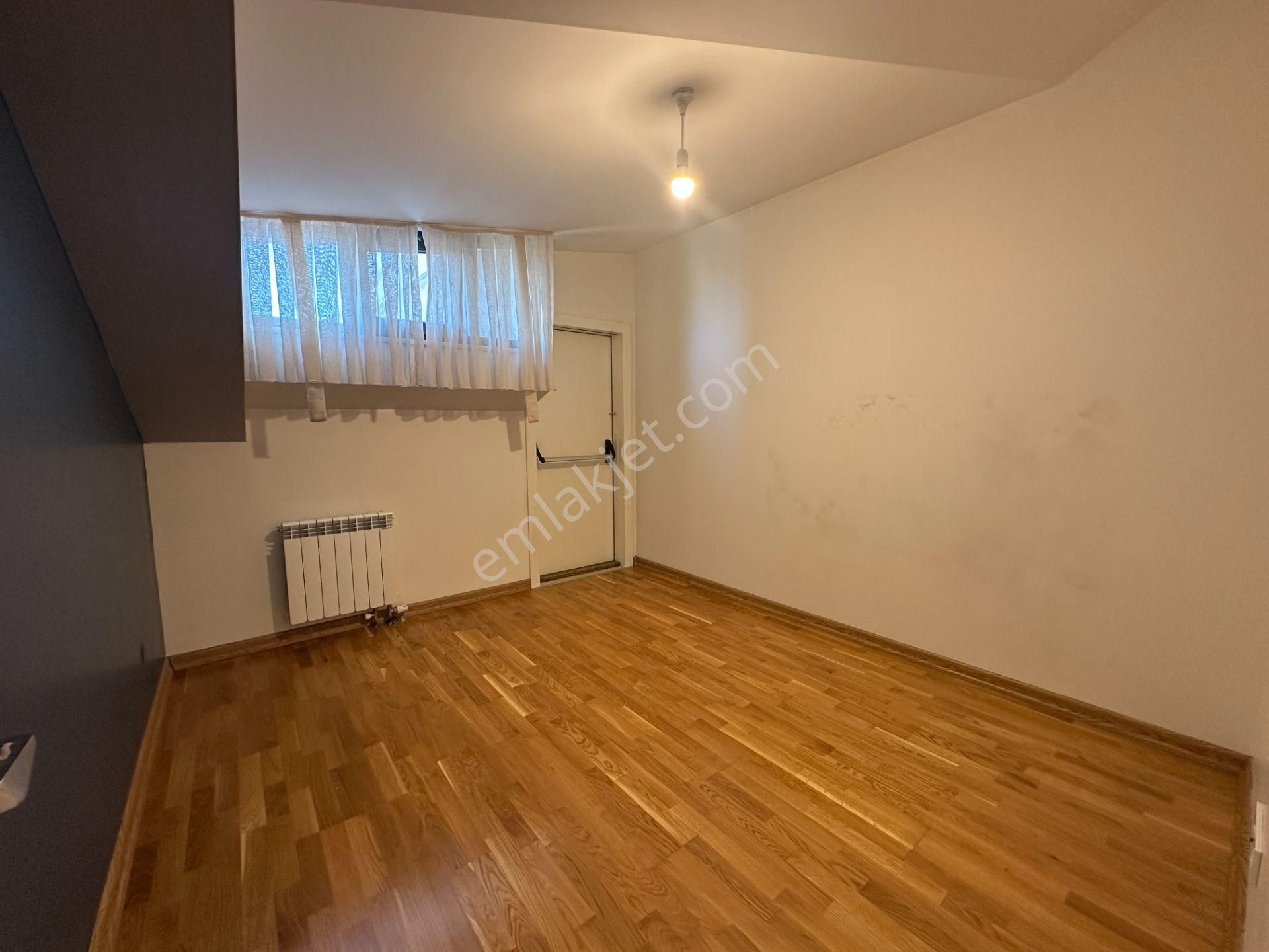 Üsküdar Bahçelievler Manzaralı Önü Açık Özel Dubleks Daire / Boş - Görsel 22