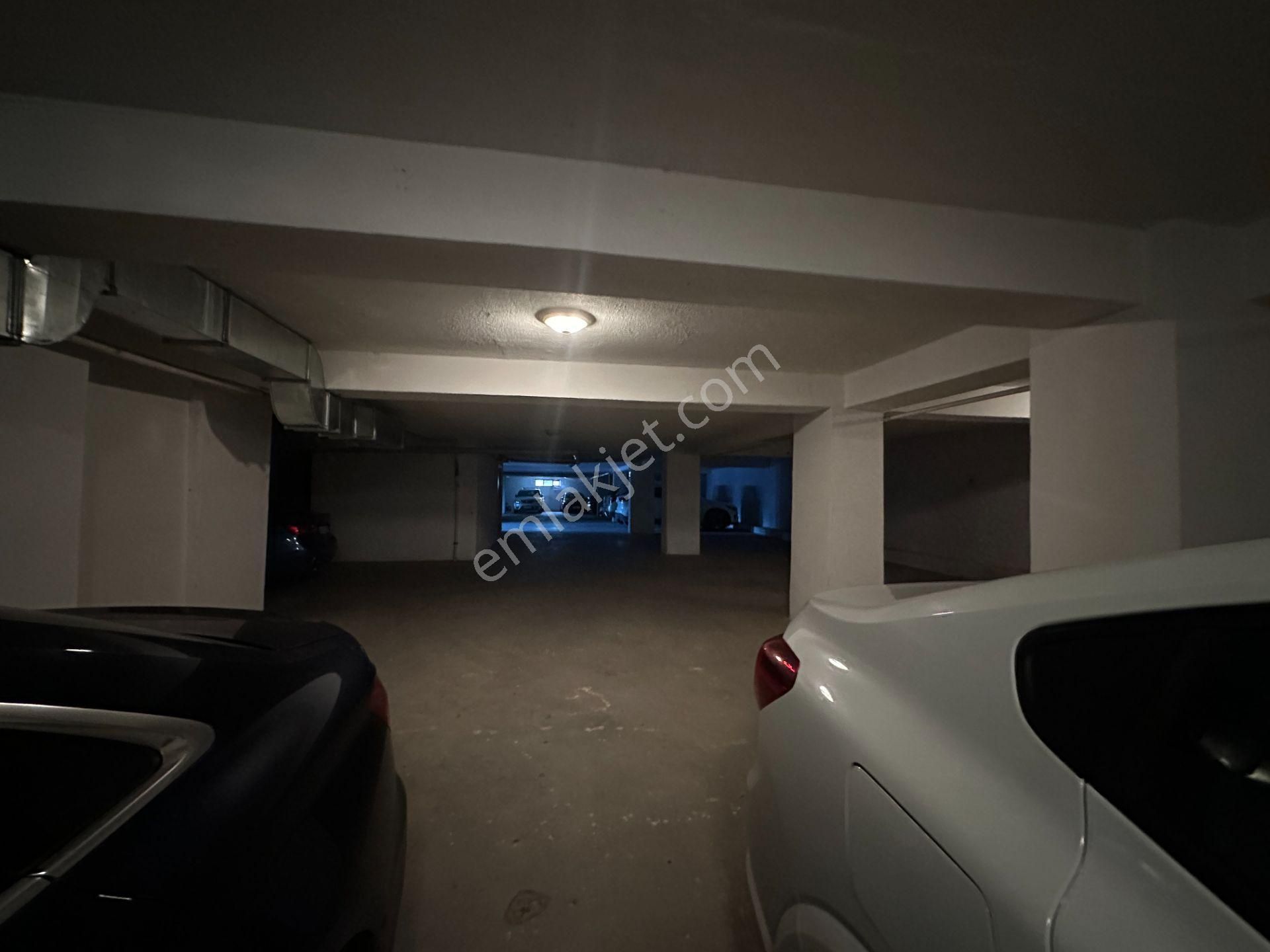 Üsküdar Bahçelievler Manzaralı Önü Açık Özel Dubleks Daire / Boş - Görsel 28