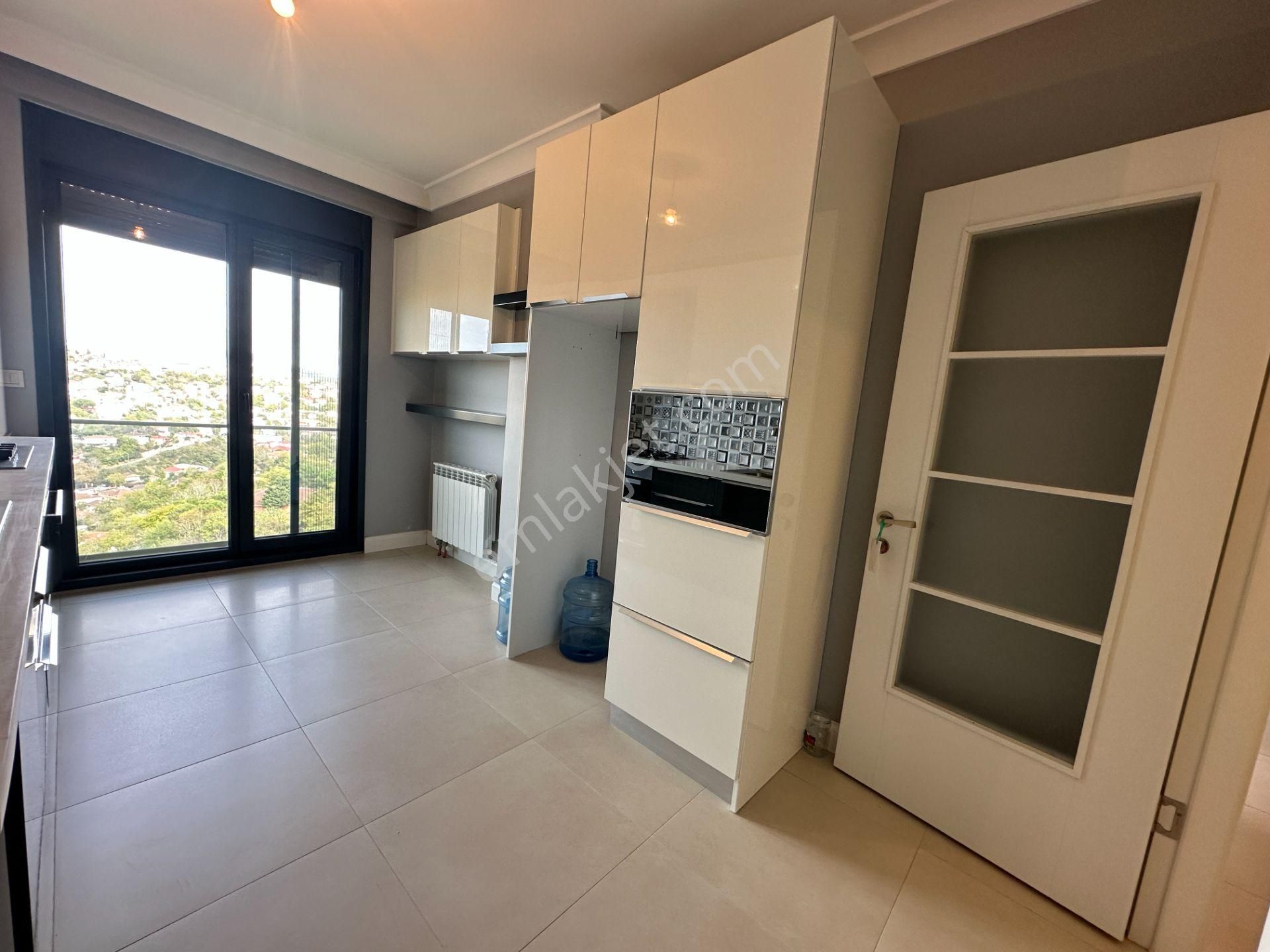 Üsküdar Bahçelievler Manzaralı Önü Açık Özel Dubleks Daire / Boş - Görsel 8