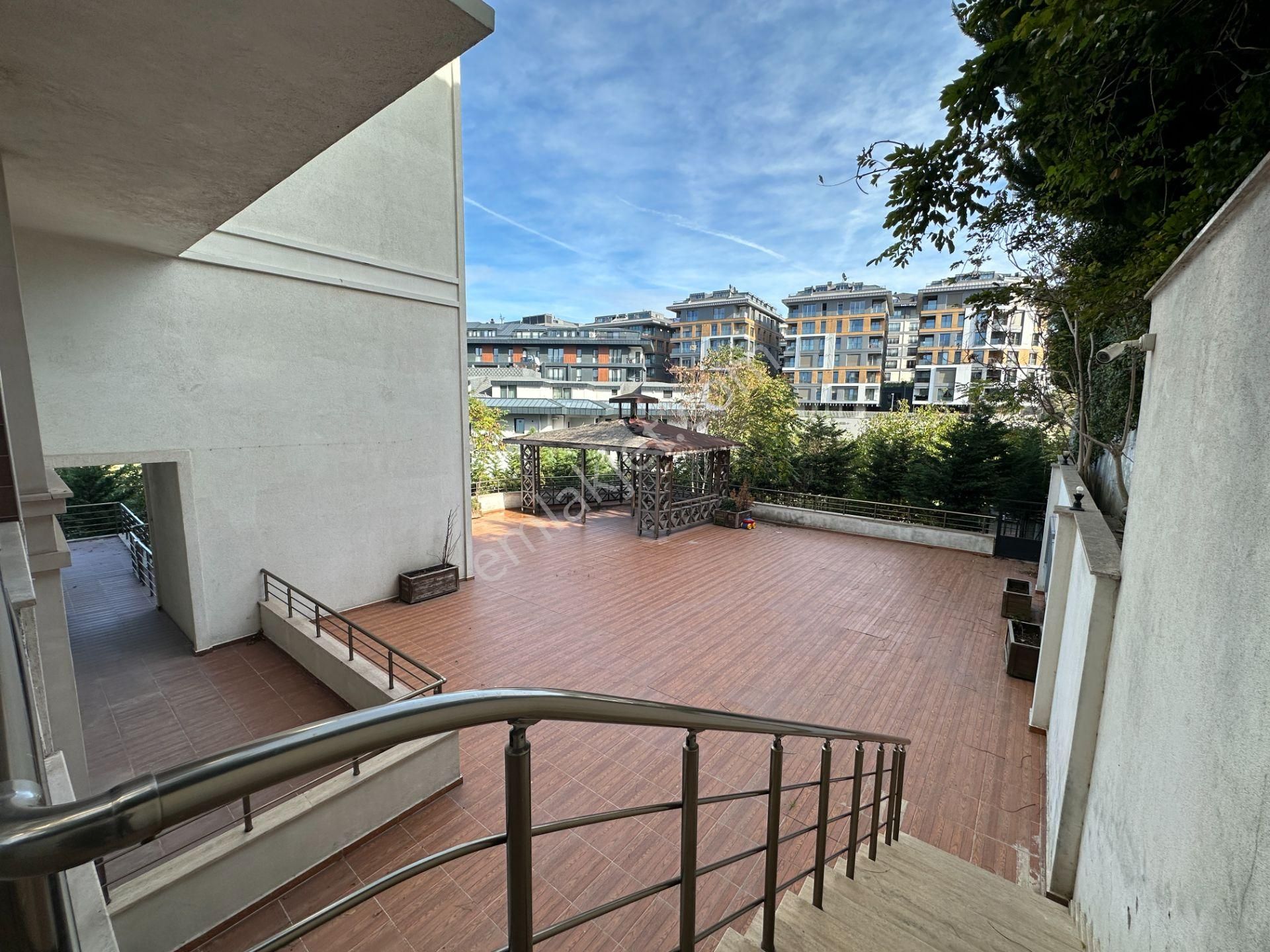 Üsküdar Bahçelievler Manzaralı Önü Açık Özel Dubleks Daire / Boş - Görsel 31