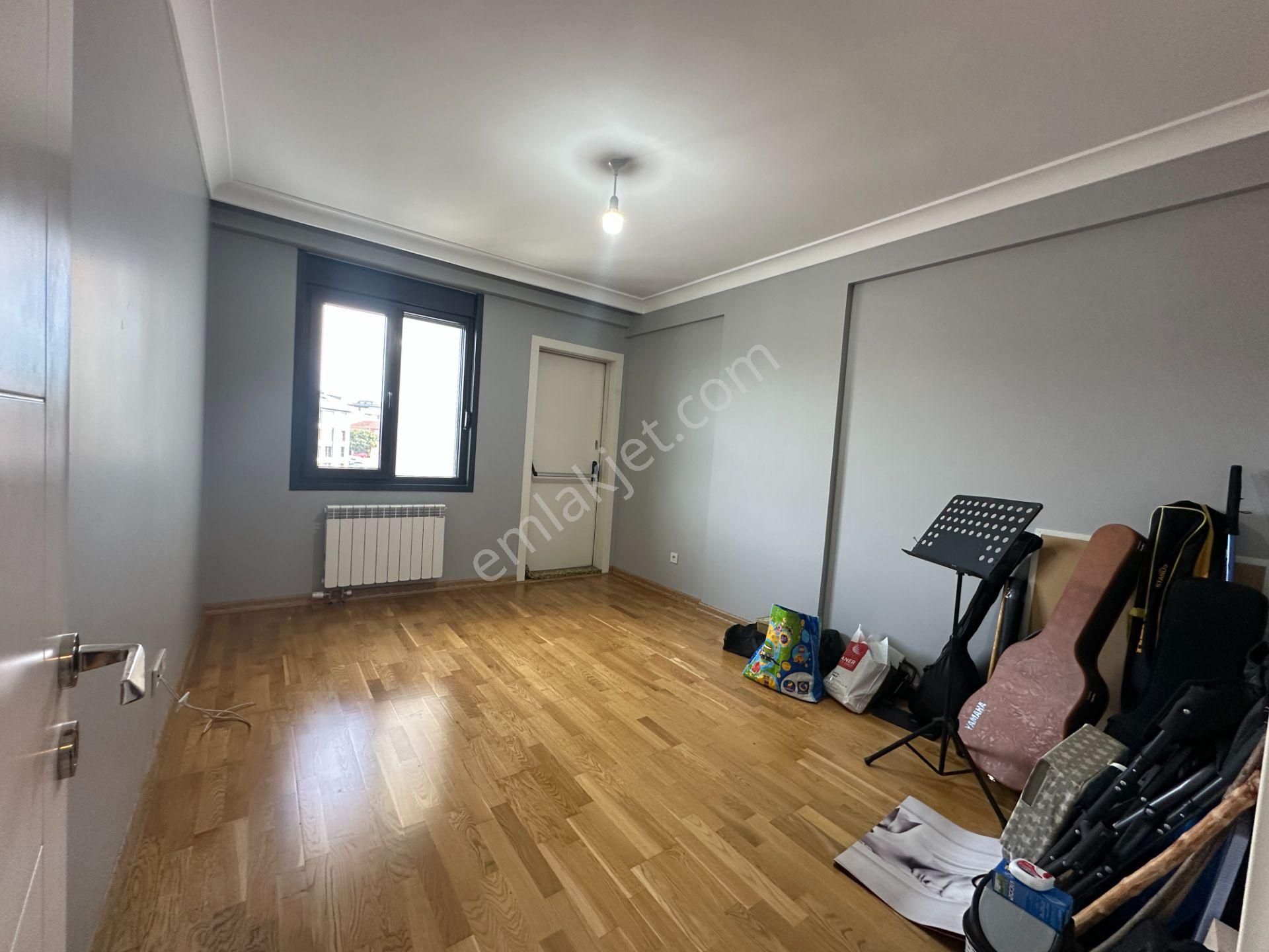 Üsküdar Bahçelievler Manzaralı Önü Açık Özel Dubleks Daire / Boş - Görsel 11