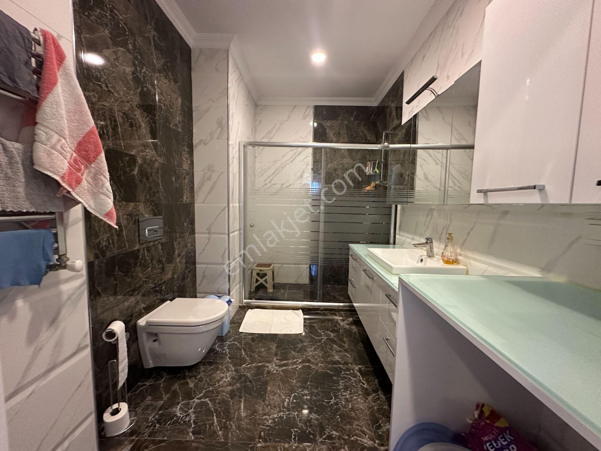 Üsküdar Bahçelievler Manzaralı Önü Açık Özel Dubleks Daire / Boş - Görsel 16