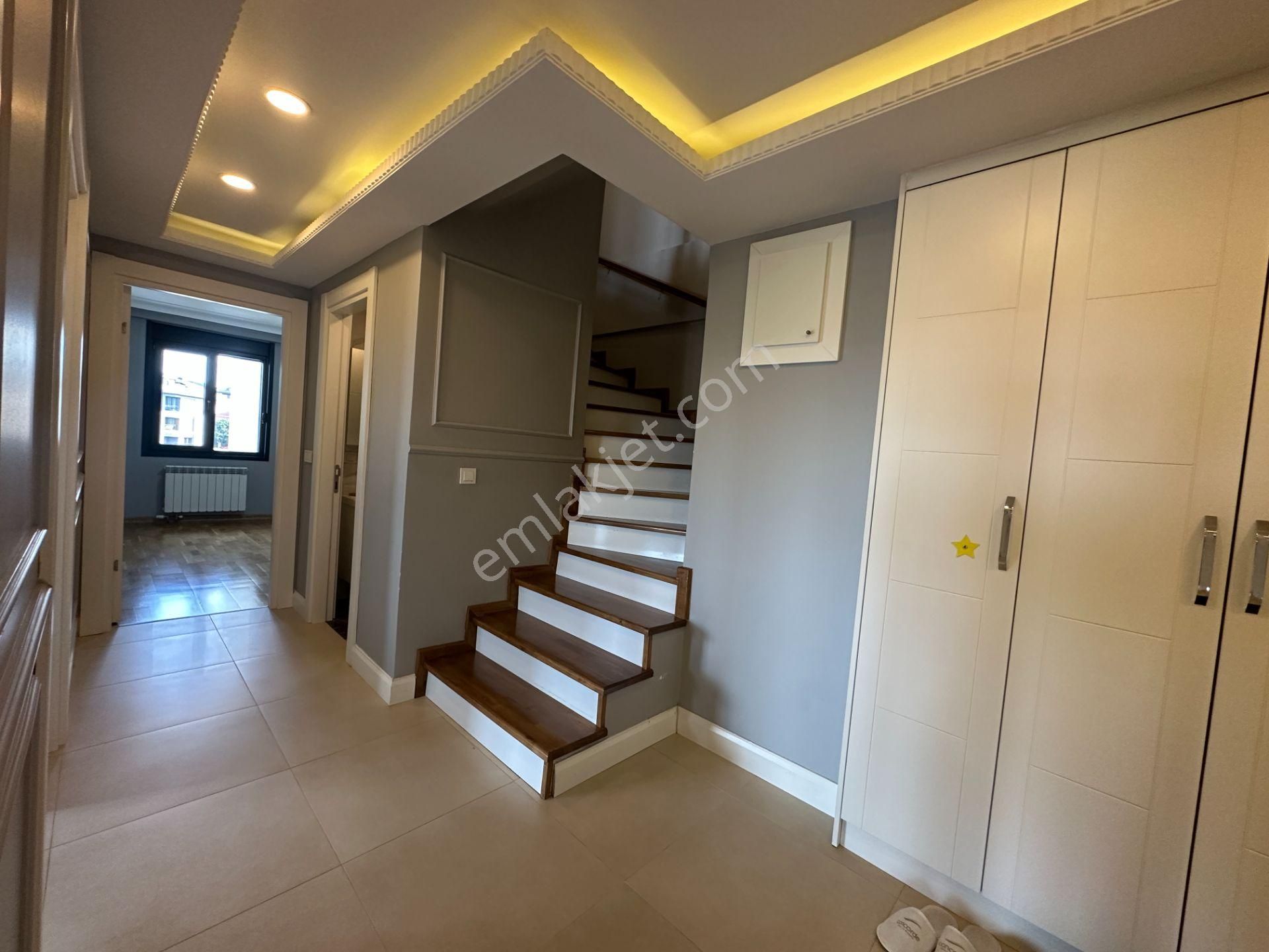 Üsküdar Bahçelievler Manzaralı Önü Açık Özel Dubleks Daire / Boş - Görsel 10