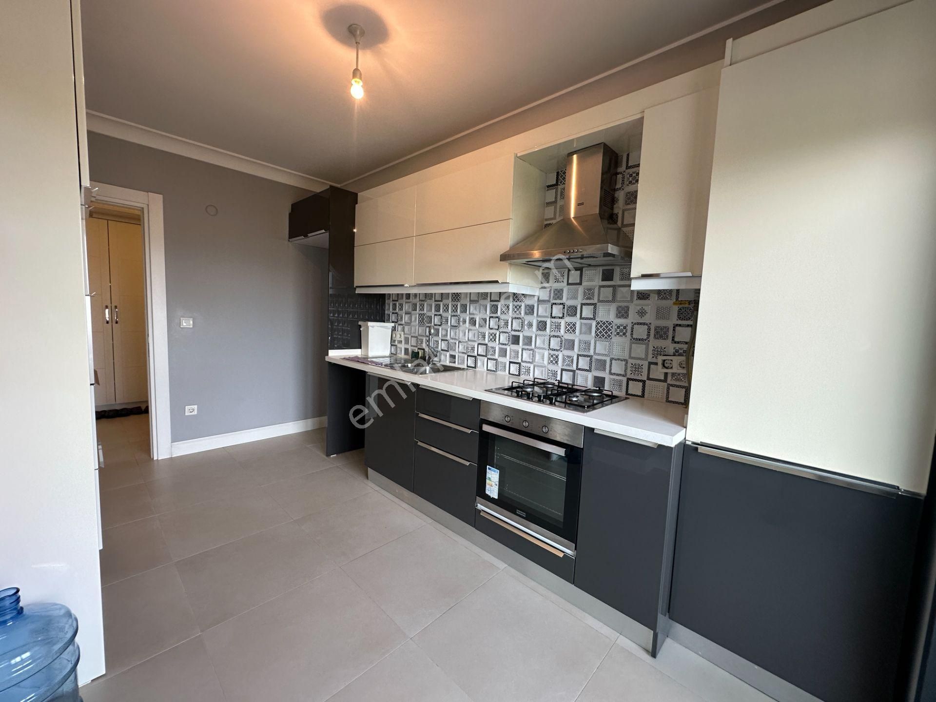 Üsküdar Bahçelievler Manzaralı Önü Açık Özel Dubleks Daire / Boş - Görsel 9