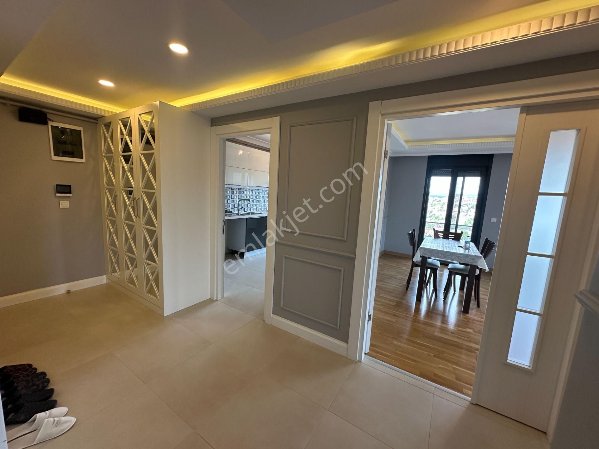 Üsküdar Bahçelievler Manzaralı Önü Açık Özel Dubleks Daire / Boş - Görsel 6