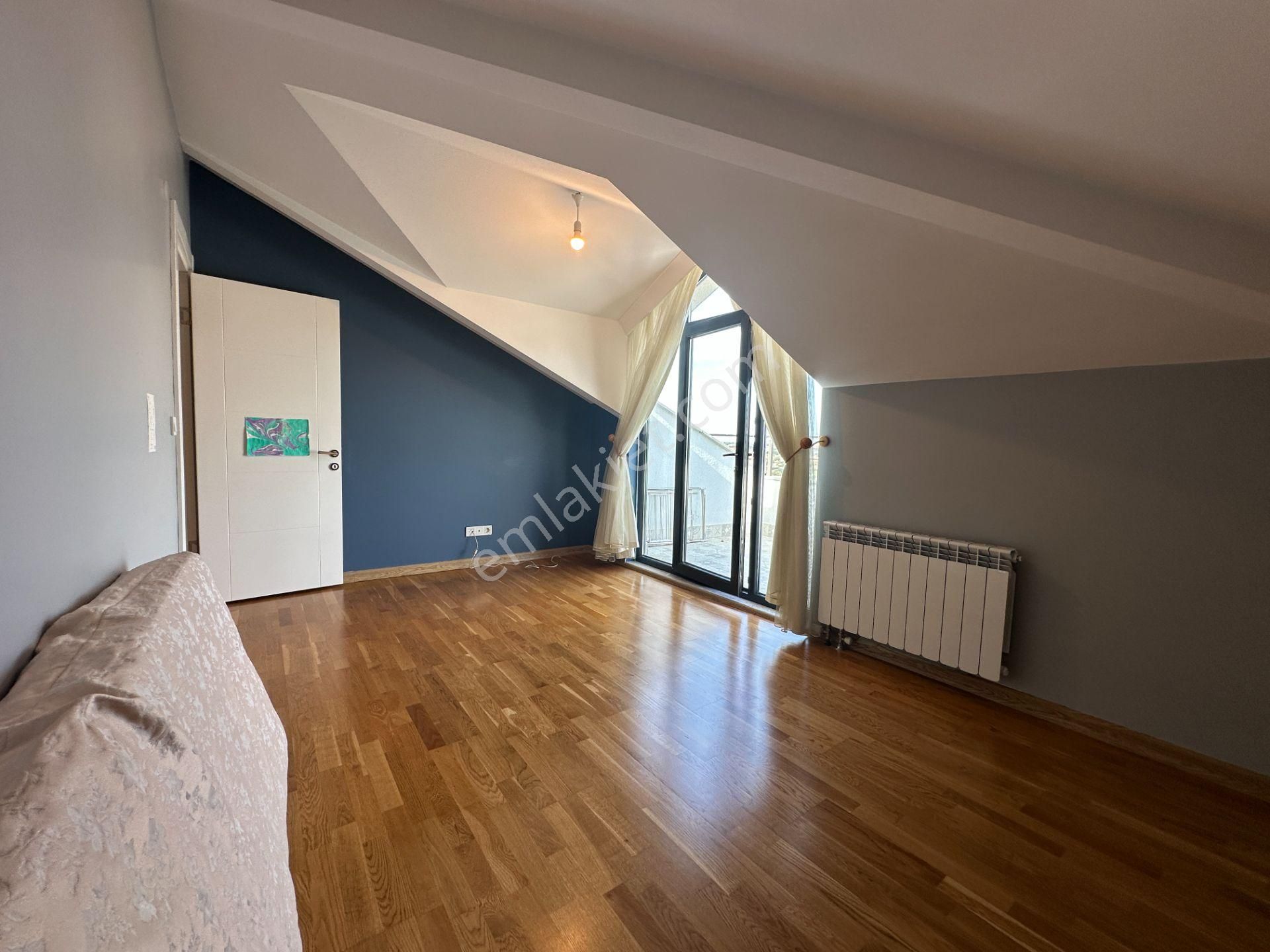 Üsküdar Bahçelievler Manzaralı Önü Açık Özel Dubleks Daire / Boş - Görsel 25