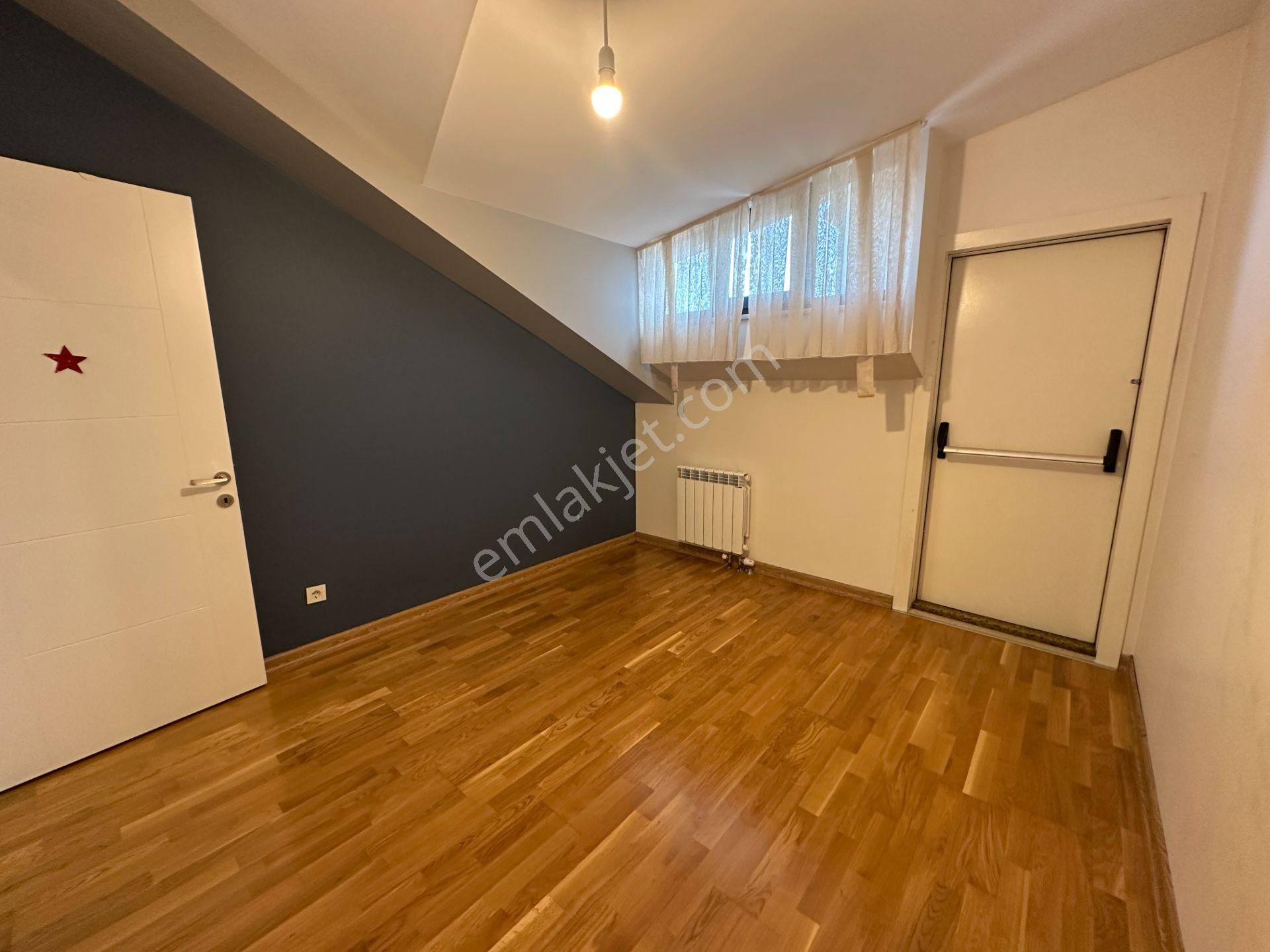 Üsküdar Bahçelievler Manzaralı Önü Açık Özel Dubleks Daire / Boş - Görsel 23