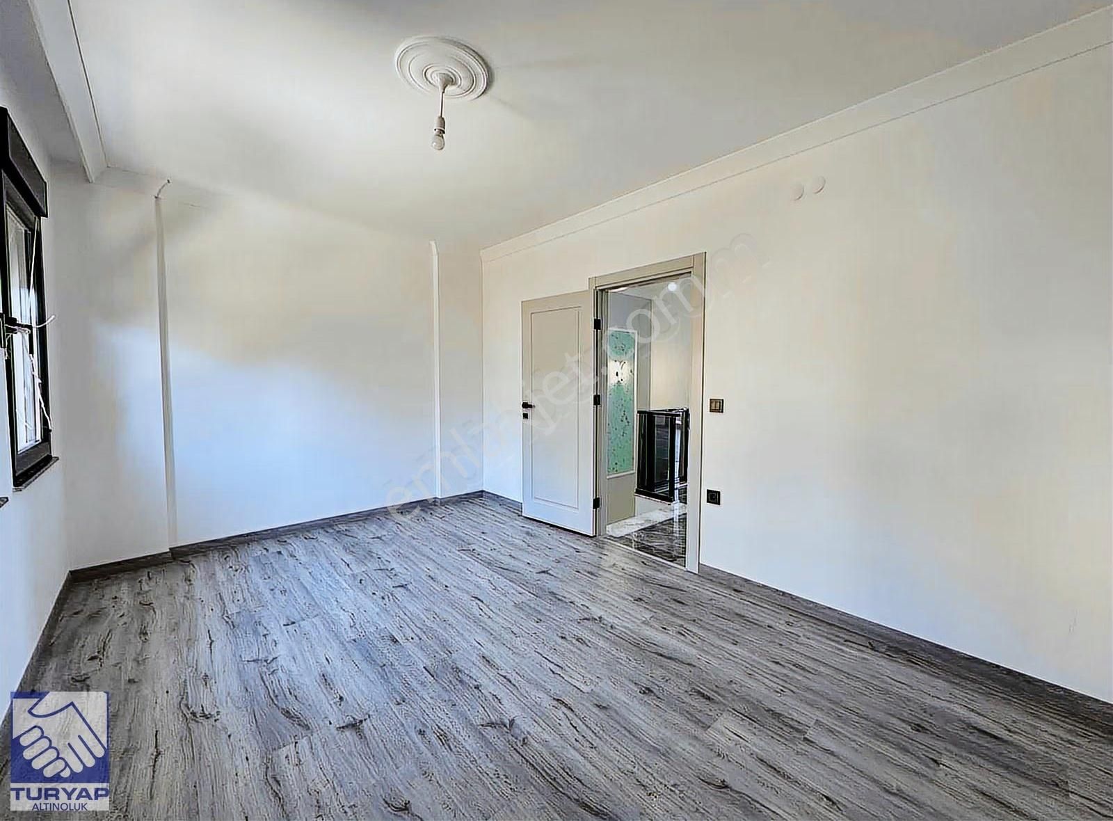 Altınoluk'ta Satılık Deniz Manzaralı 3+1 Sıfır Villa - Görsel 14