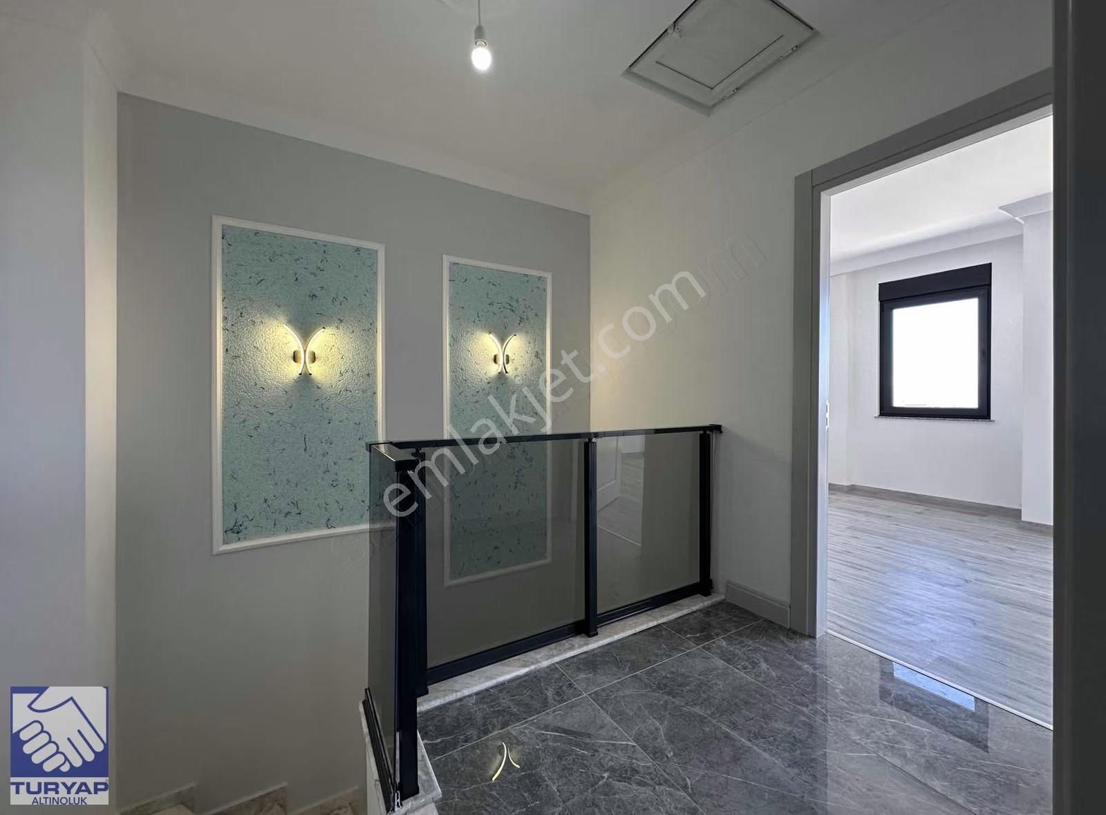 Altınoluk'ta Satılık Deniz Manzaralı 3+1 Sıfır Villa - Görsel 16