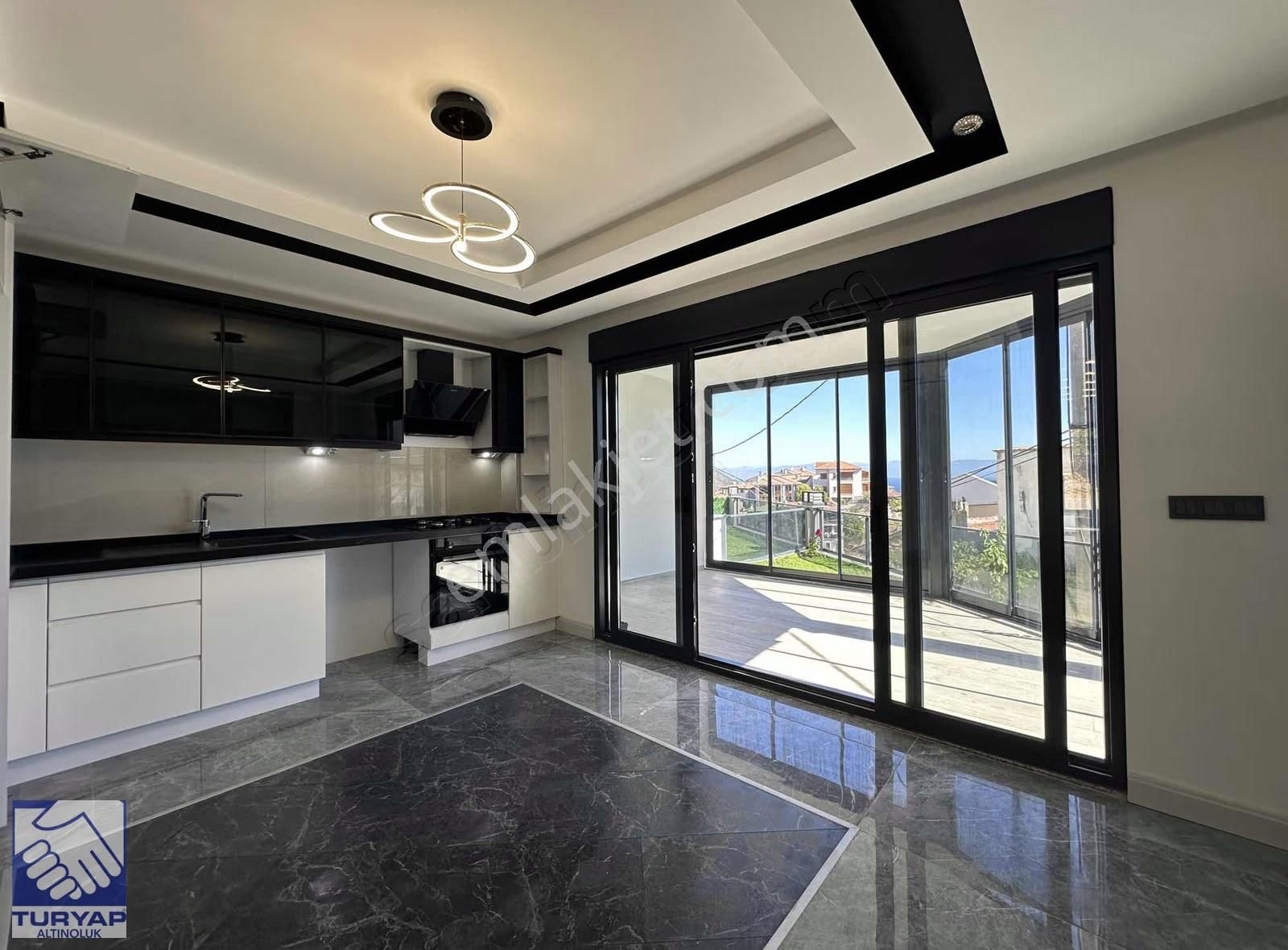 Altınoluk'ta Satılık Deniz Manzaralı 3+1 Sıfır Villa - Görsel 12