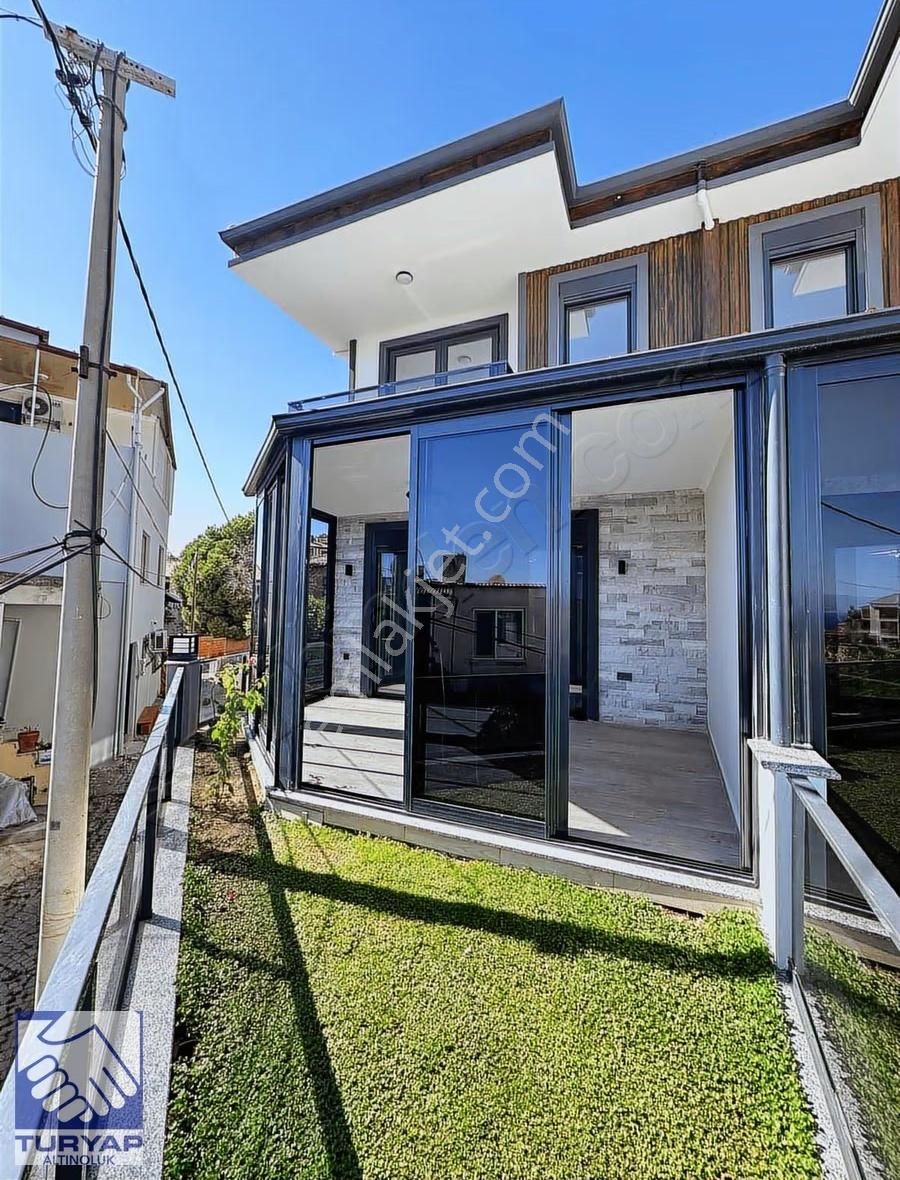 Altınoluk'ta Satılık Deniz Manzaralı 3+1 Sıfır Villa - Görsel 19