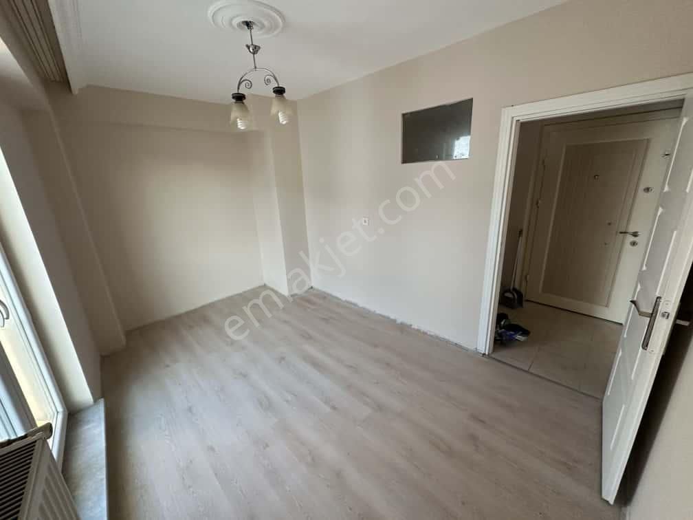 Yzg Den Sütlüce Mh.üniversite Yakını Ayrı Mutfaklı Kiralık 1+1 - Görsel 5