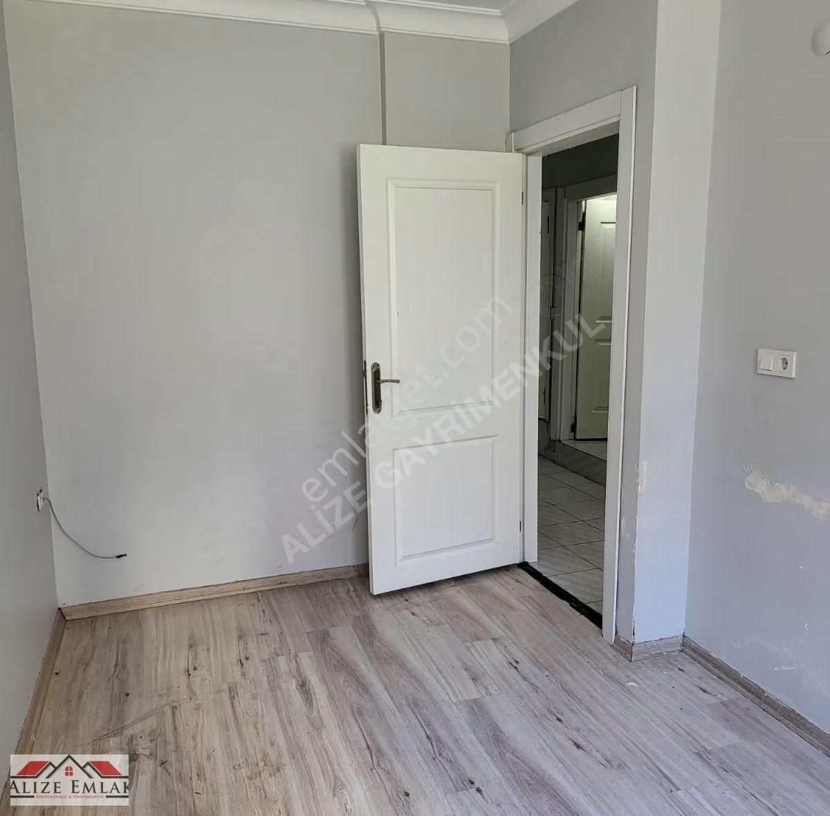 Esenyurt Talatpaşa Yeni Bina Asansörlü Bahçe Balkonlu - Görsel 11