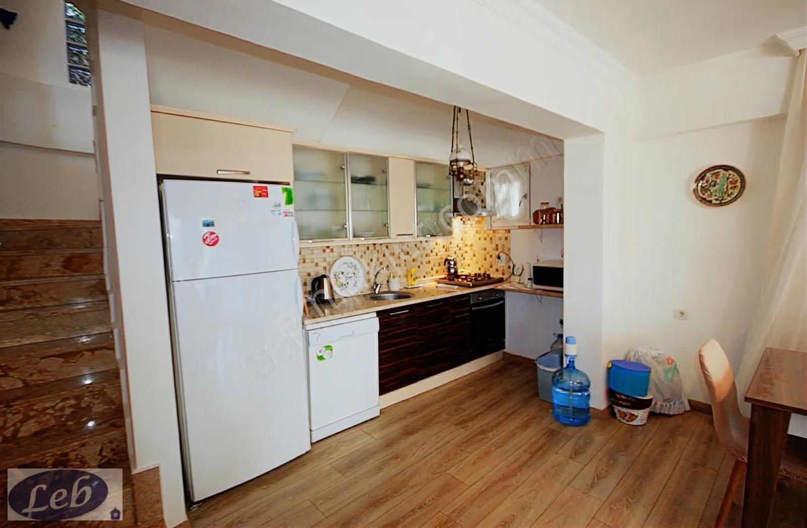 Fethiye Hisarönü'de Merkezi Konumda Satılık Havuzlu 3+1 Villa - Görsel 32