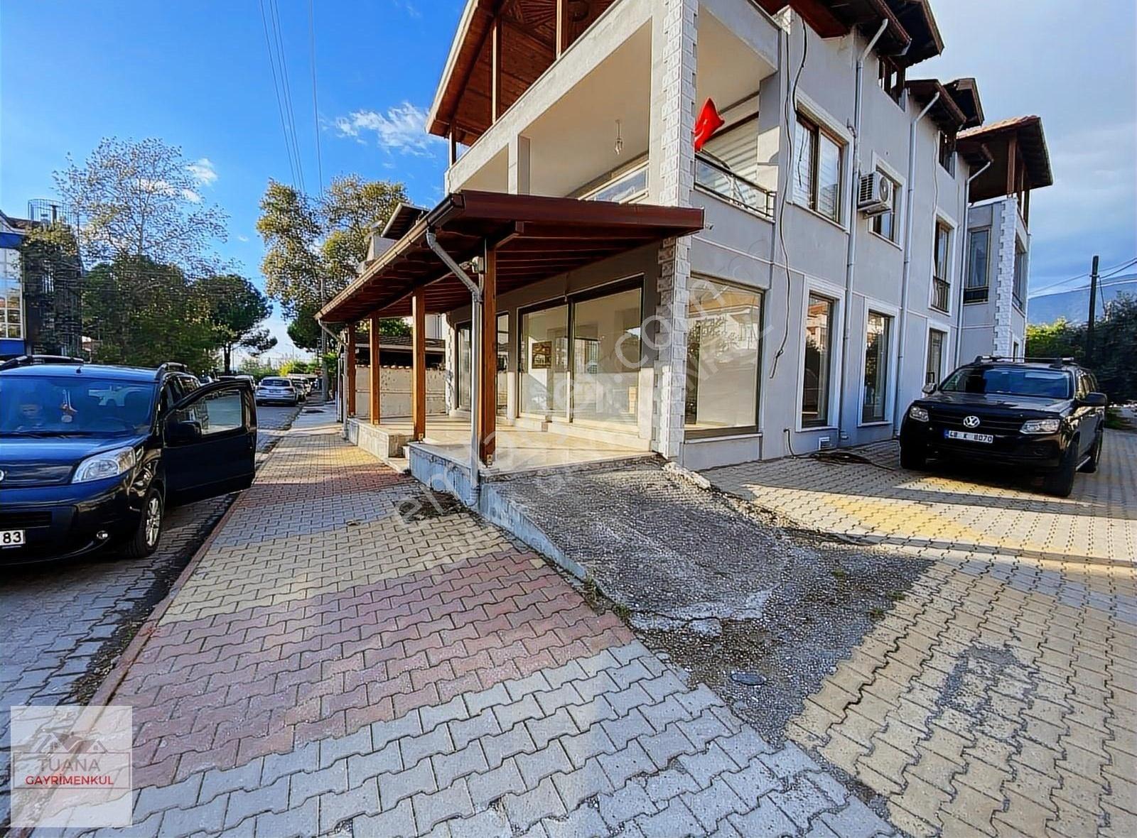 Tuana Emlak'tan Gülpınar'da 195 M2 Kiralık Dükkan - Görsel 11