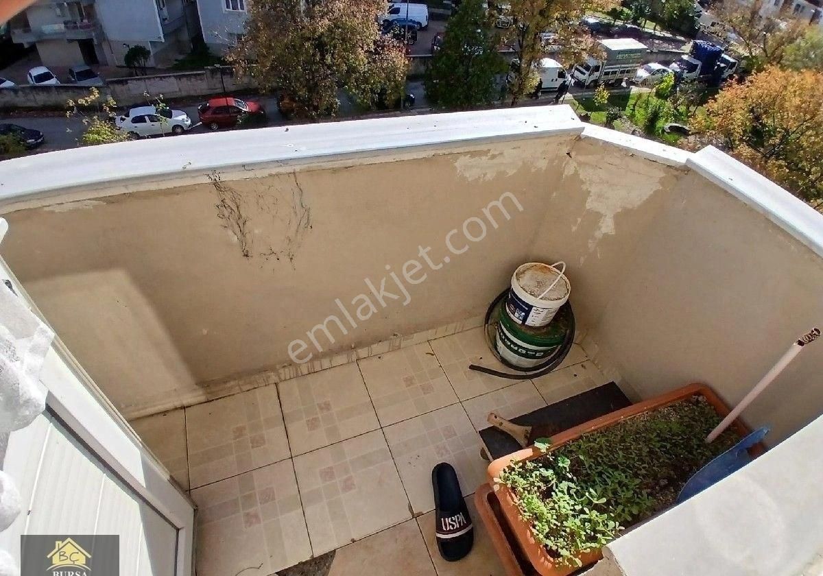 Bursa Yıldırım Erikli Bağlaraltında Arakat Asansörlü 3+1 Daire - Görsel 3