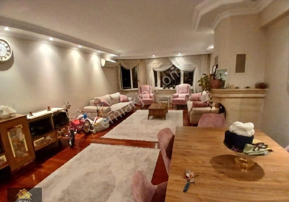 Bursa Yıldırım Namazgah Ta Asansörlü Kombili 160 M2 Daire