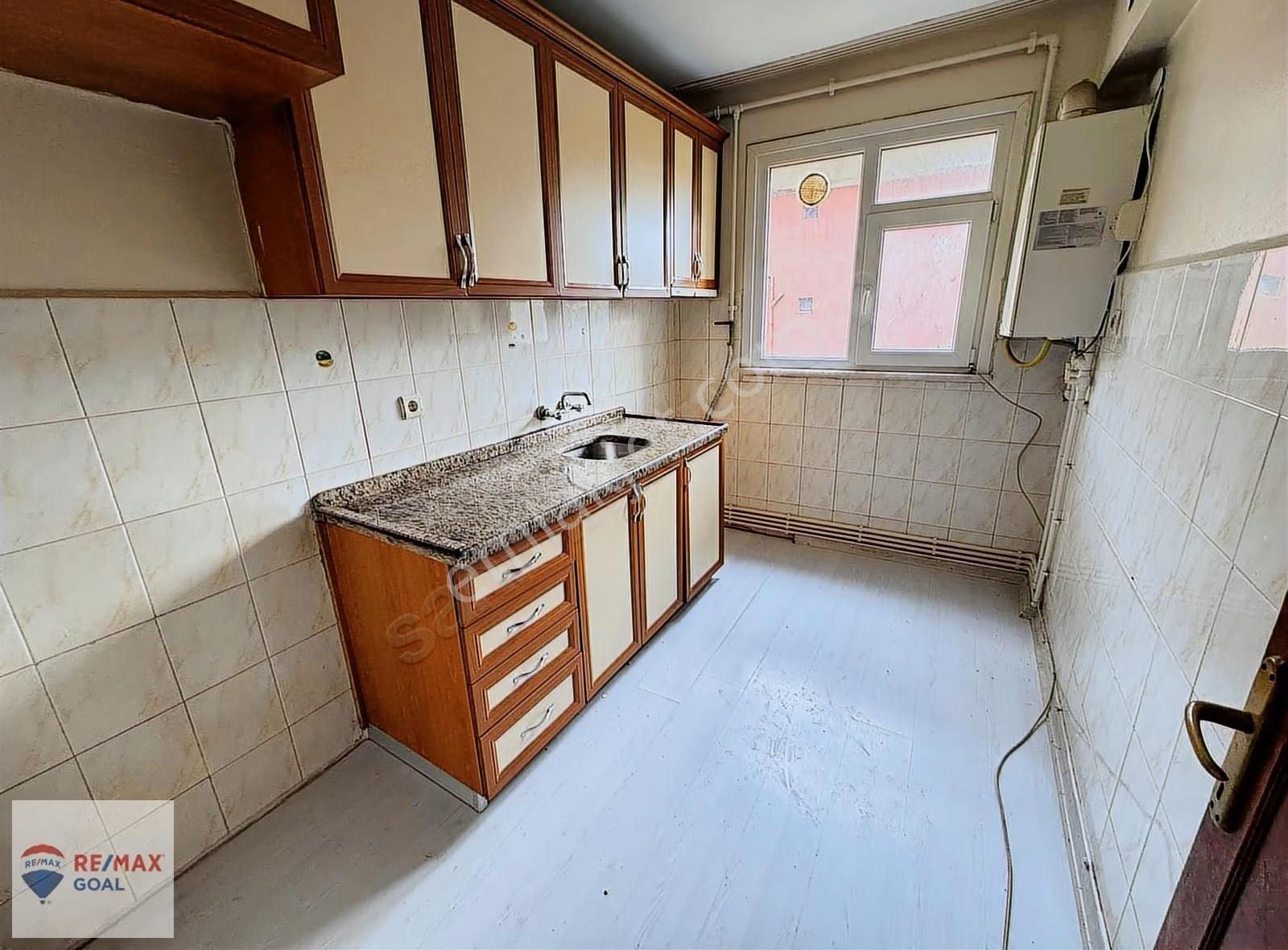 Üniversite Ve Metroya Yürüme Mesafesinde Genış 2+1 Kiralık Daire - Görsel 5