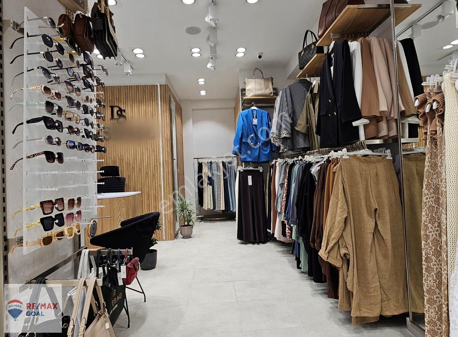 İşlek Cadde Üzeri Devren Kiralık Kadın Giyim - Aksesuar Mağazası - Görsel 6