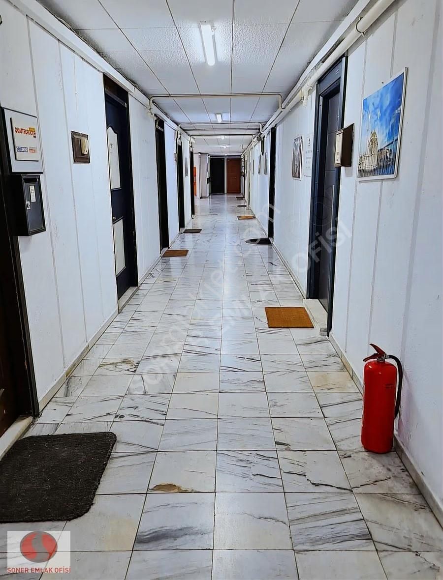 Kadıköy Altıyolda Ana Caddede Ofis - Görsel 2