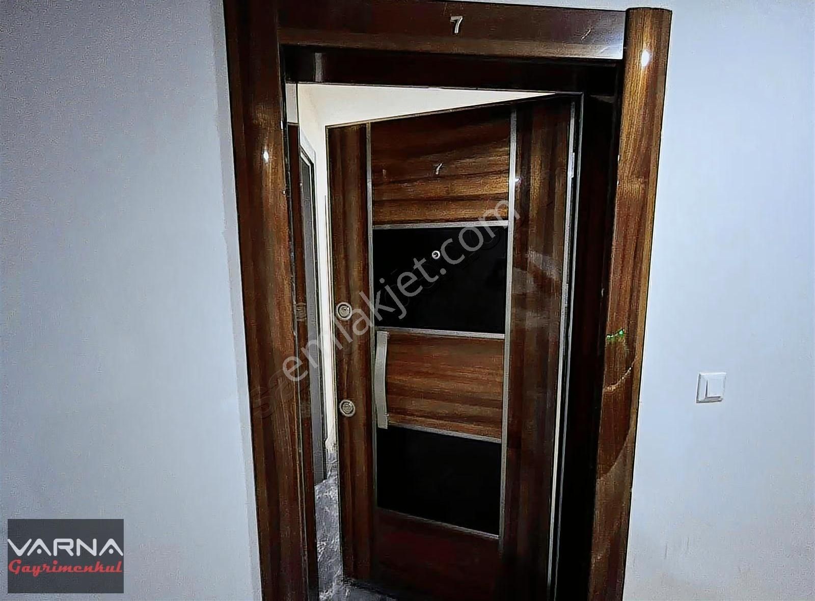 Menderes Atatürk Cad. Kiralık Asansörlü Ara Kat 80 M2 1+1 Daire - Görsel 15