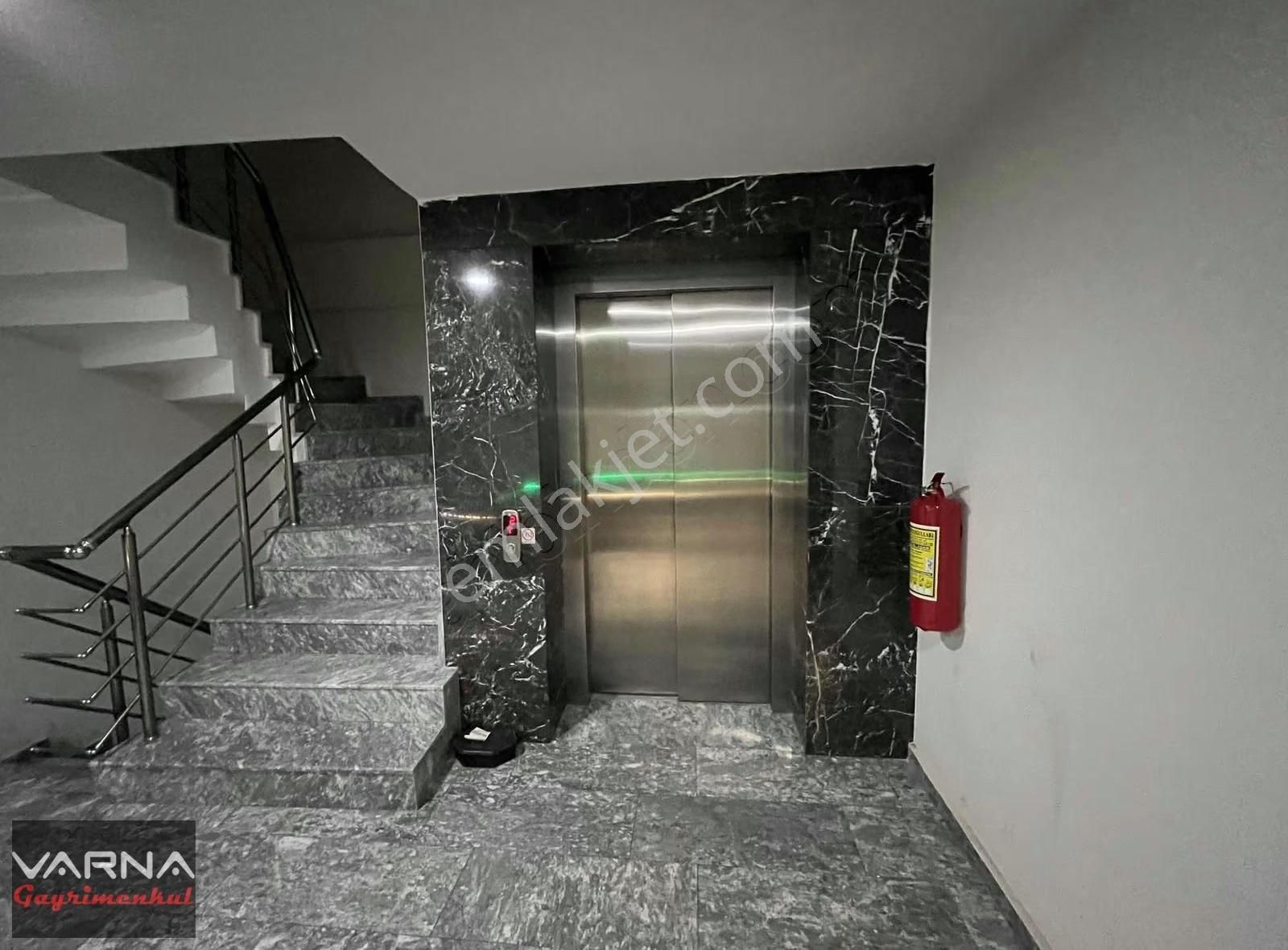 Menderes Atatürk Cad. Kiralık Asansörlü Ara Kat 80 M2 1+1 Daire - Görsel 11