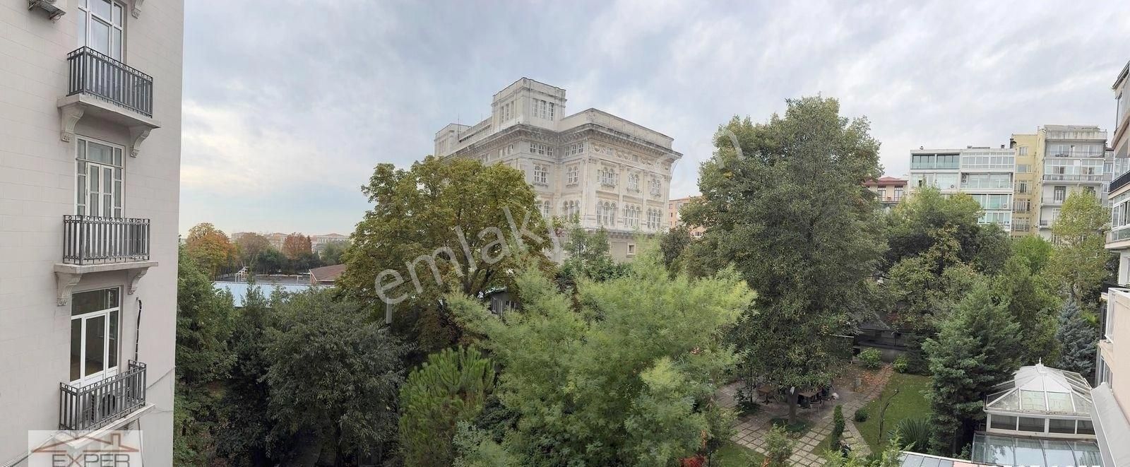 Hüsrev Gerede Caddesi Baş Kısmı Sağ Kolda 180m2 Kupon Kat