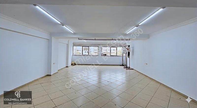 İzmir/konak/kerimhan İş Merkezinde 70 M2 Kiralık Atölye