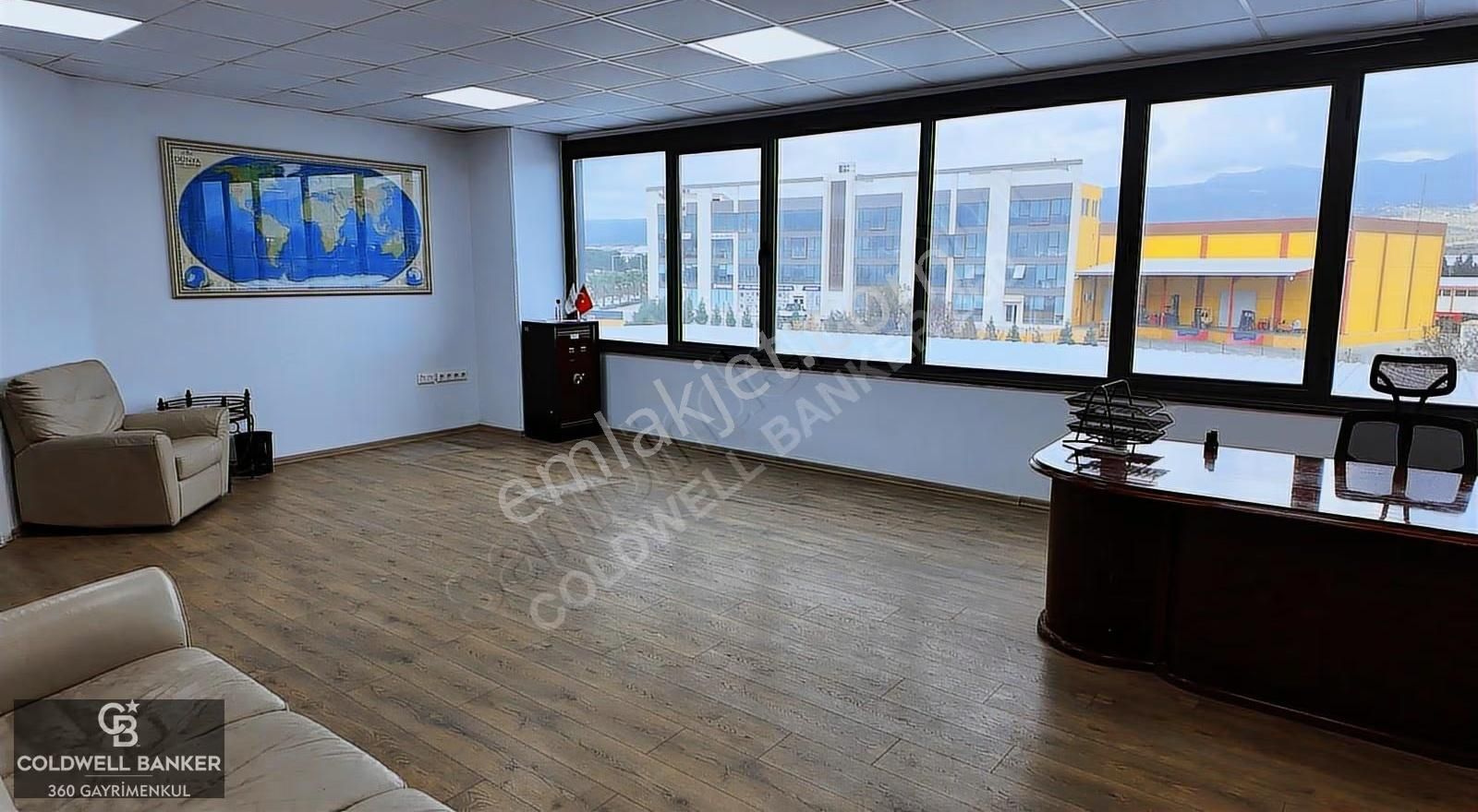 Kemalpaşa Osb Merkezde 370m² Hazır Ofisli Kiralık 1500m² Depo - Görsel 6