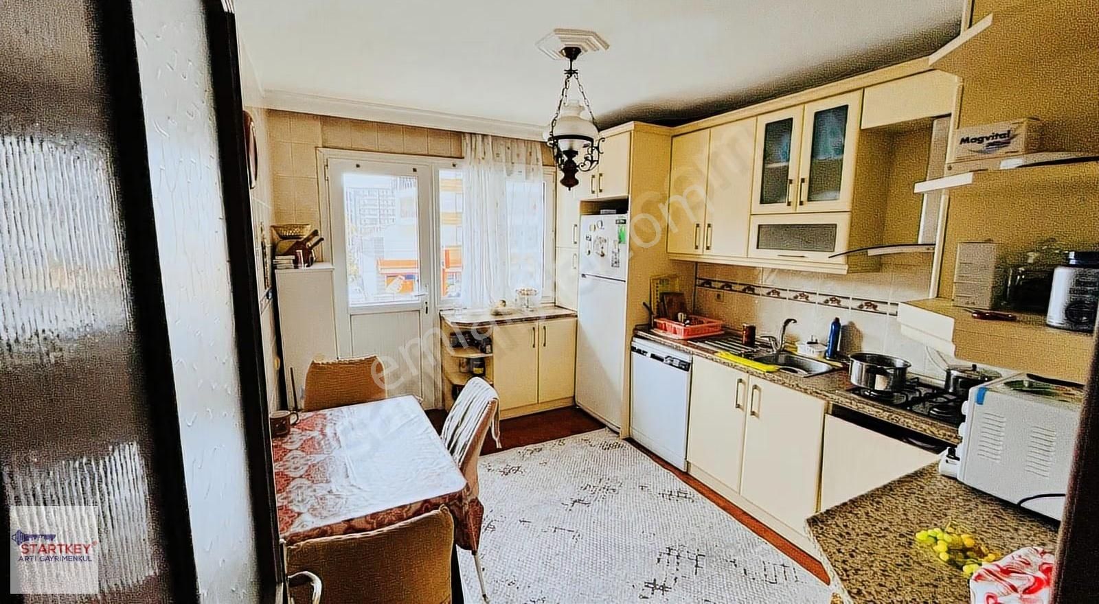 Çiğli Yeni Mahalle Tramway Durağı Yanında Geniş Ferah Satılık 3+1 Daire