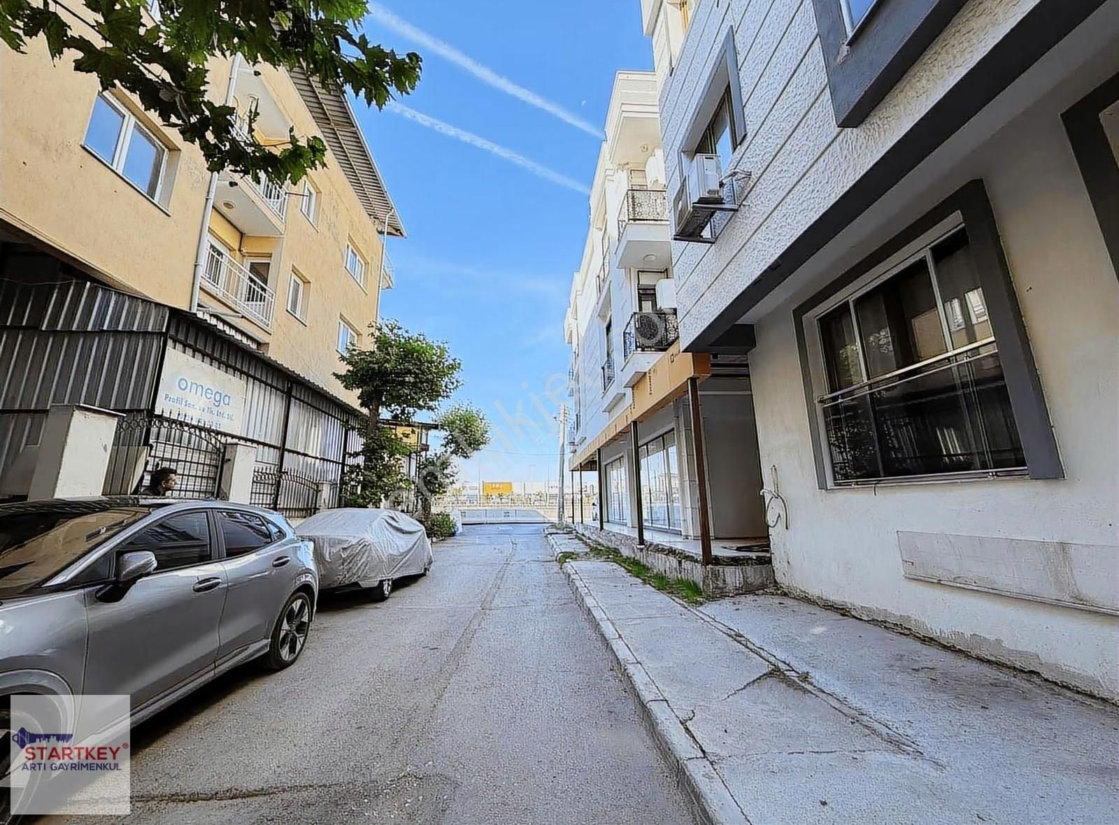 Çiğli Katip Çelebi Üniversite Yakını Merkezi 1+1 Satılık Daire