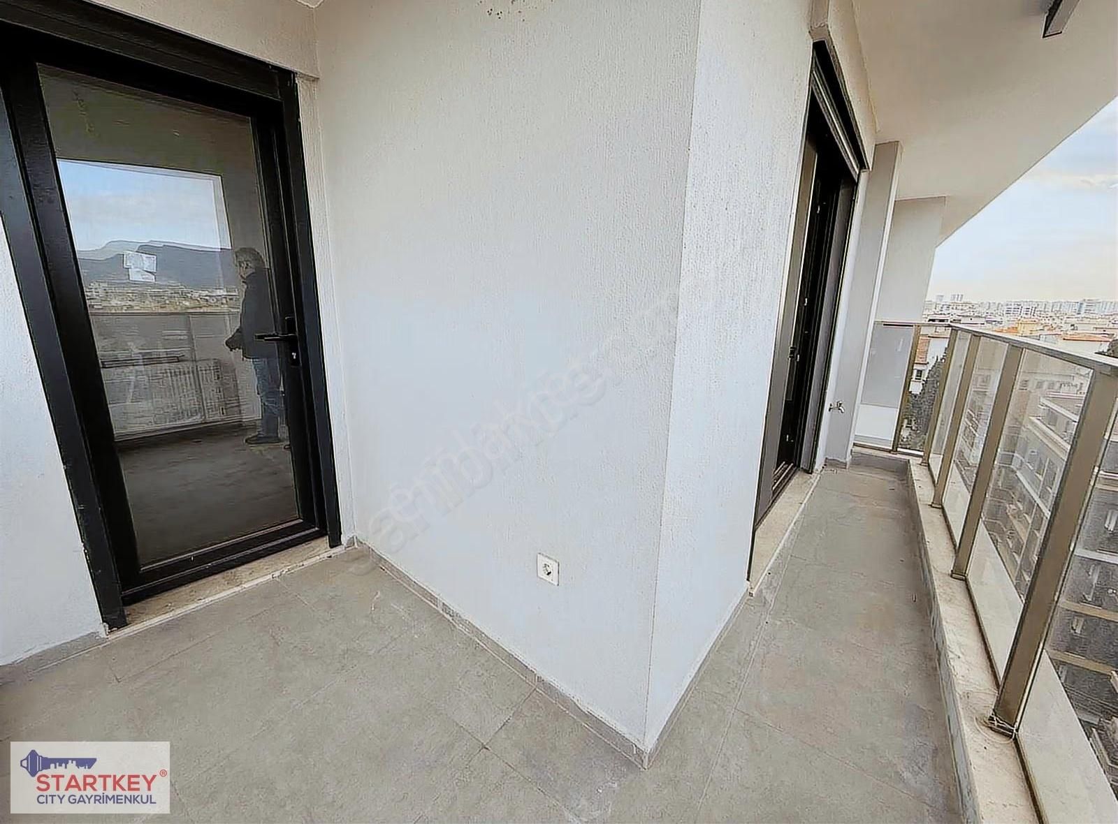 Karşıyaka Girne Bulvarında Satılık 4+1 Daire - Görsel 9