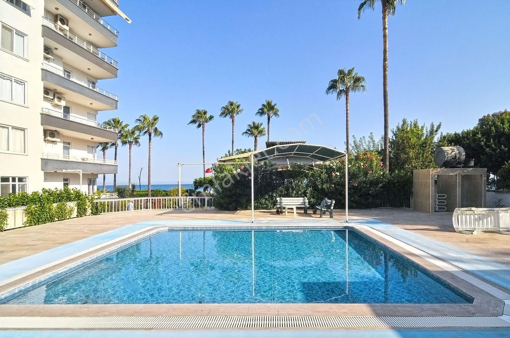 Tece'de Denize Sıfır Sitede Havuzlu Geniş Teraslı 4+1 Dubleks