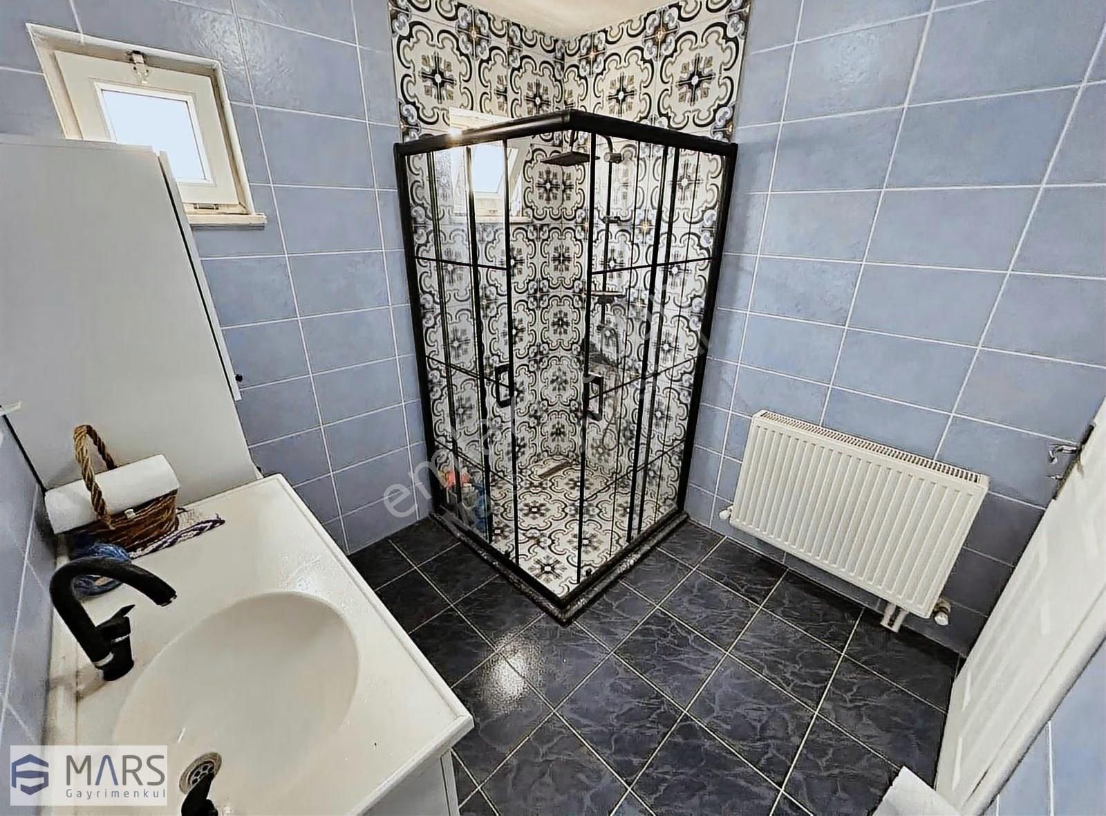 Sahile Yürüme Mesafesinde, Site İçerisinde, Tripleks Villa - Görsel 8