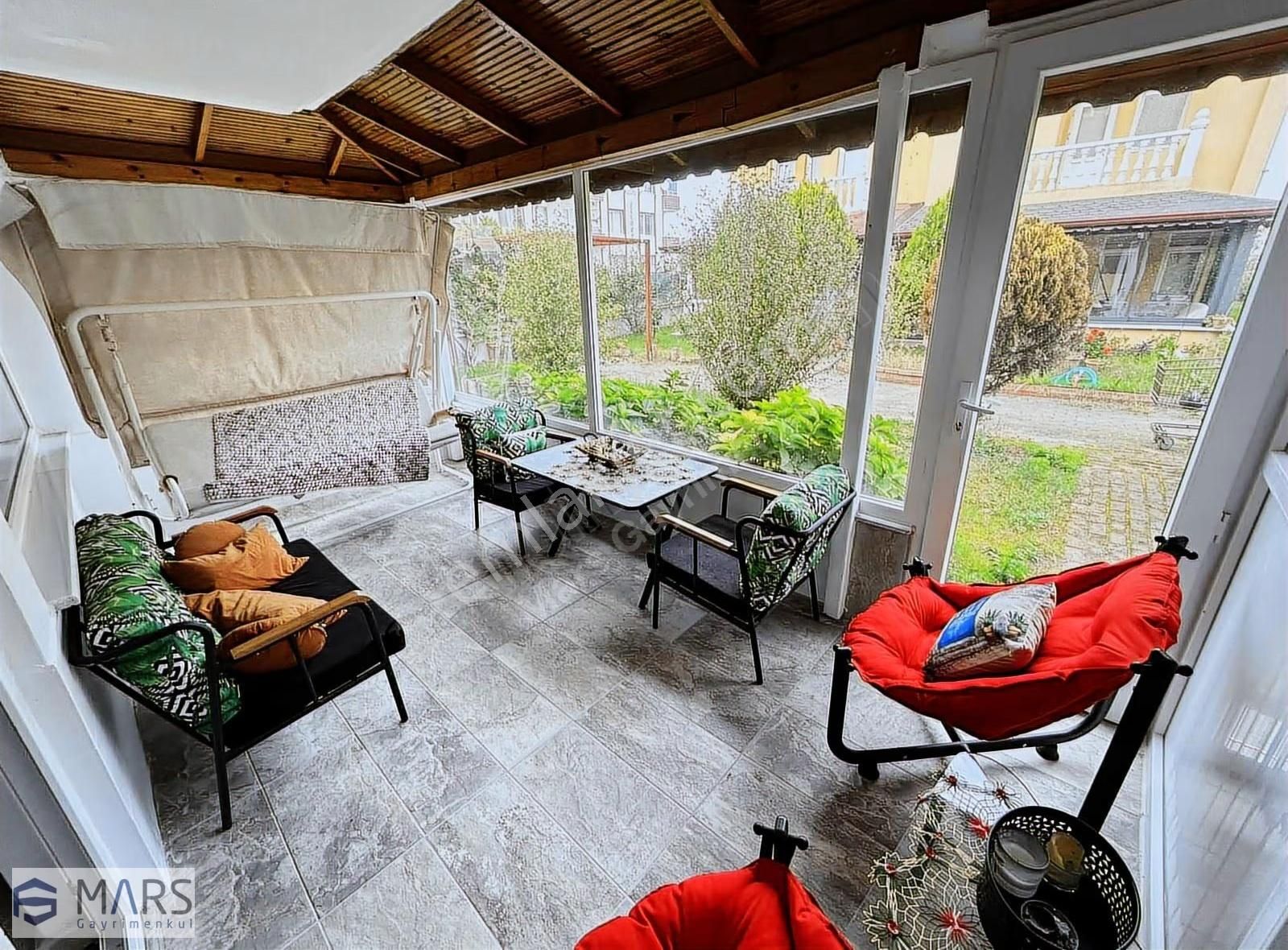 Sahile Yürüme Mesafesinde, Site İçerisinde, Tripleks Villa - Görsel 16