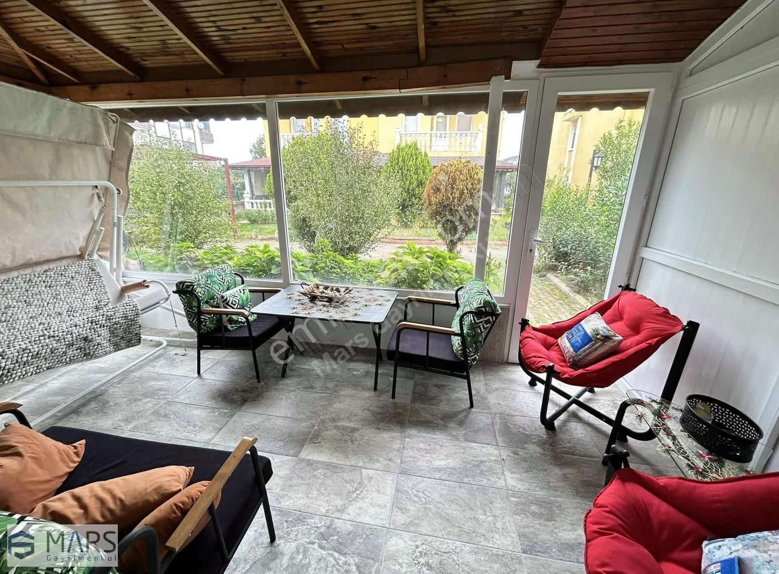 Sahile Yürüme Mesafesinde, Site İçerisinde, Tripleks Villa - Görsel 7