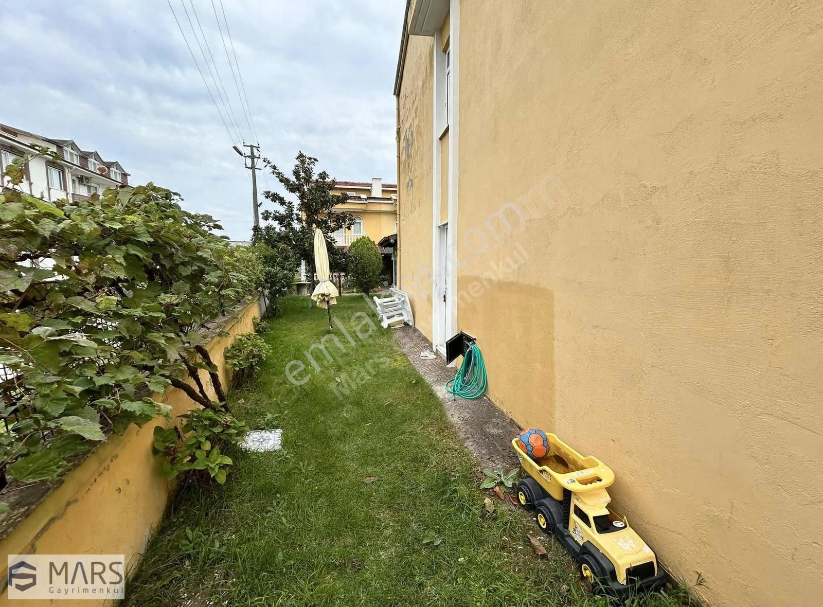Sahile Yürüme Mesafesinde, Site İçerisinde, Tripleks Villa - Görsel 23